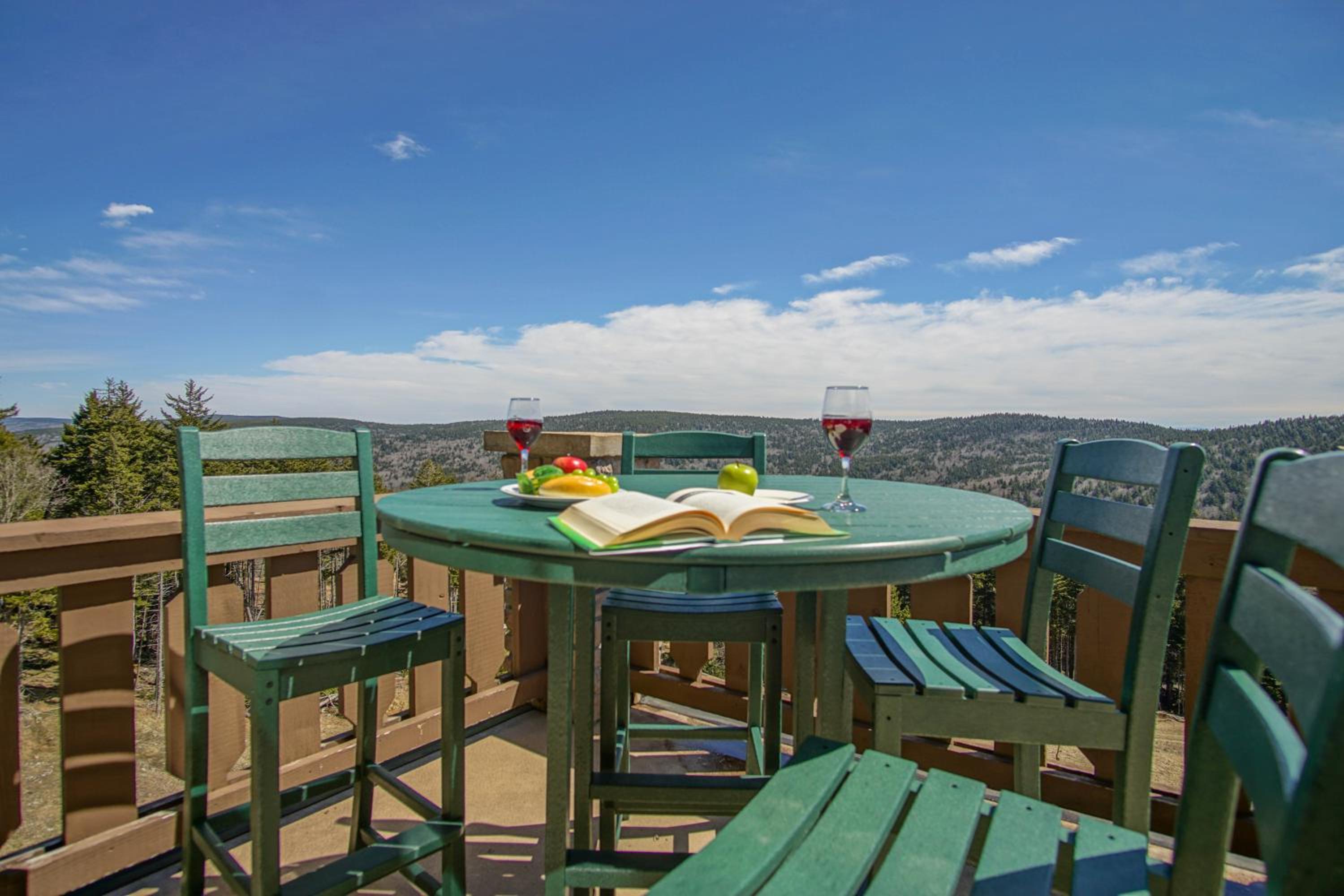 Slope side 8 BR at Sanctuary Majestic Mountain Top Estate 4800 square feet of quality sleeps 16