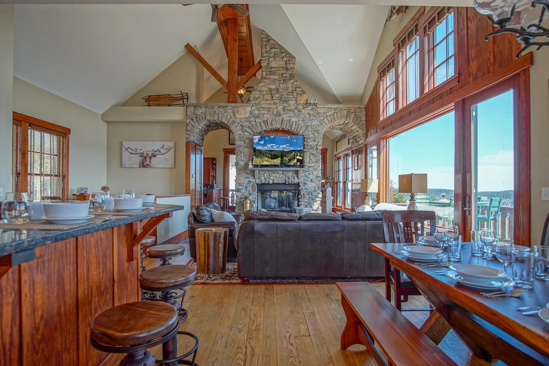 Slope side 8 BR at Sanctuary Majestic Mountain Top Estate 4800 square feet of quality sleeps 16