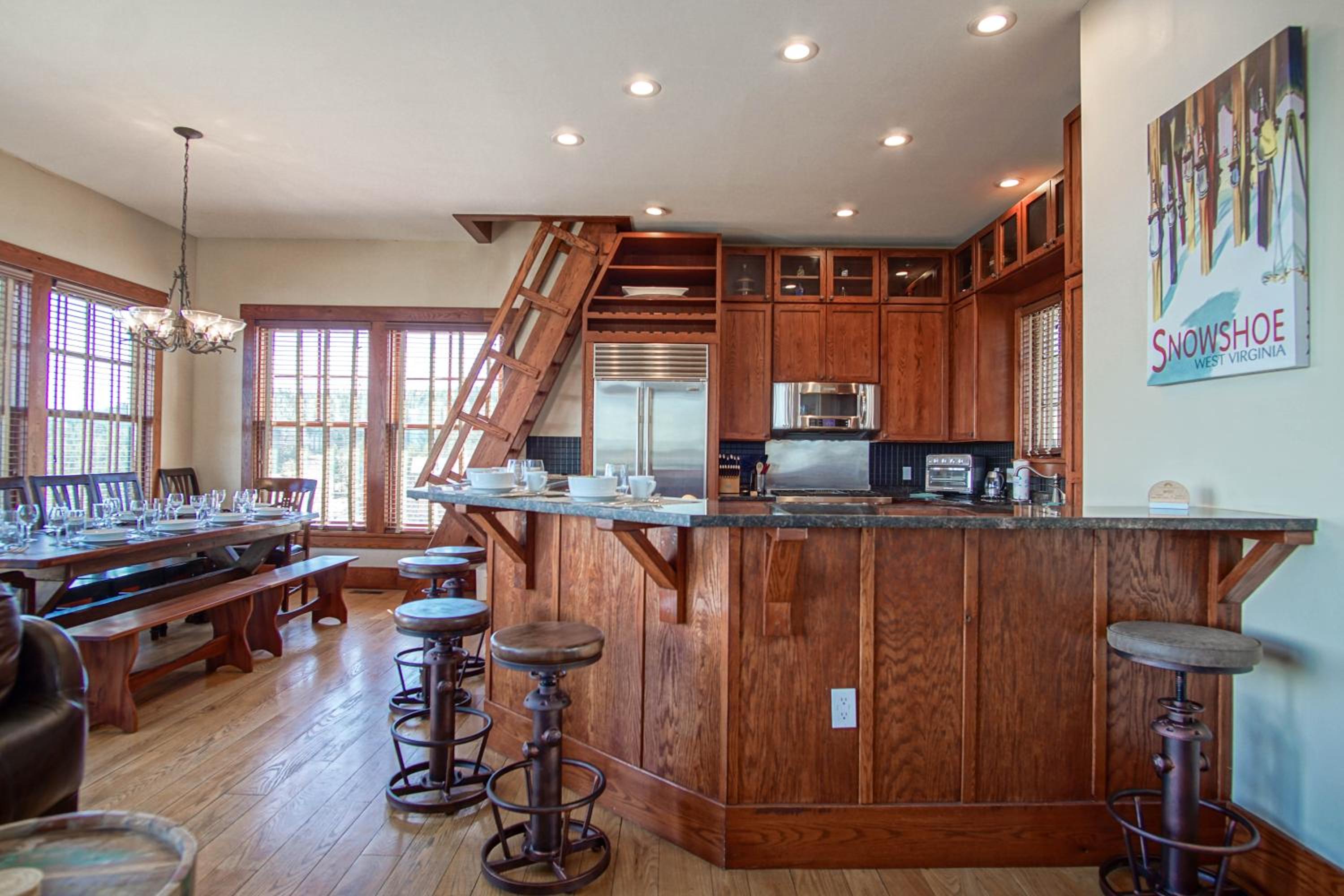 Slope side 8 BR at Sanctuary Majestic Mountain Top Estate 4800 square feet of quality sleeps 16