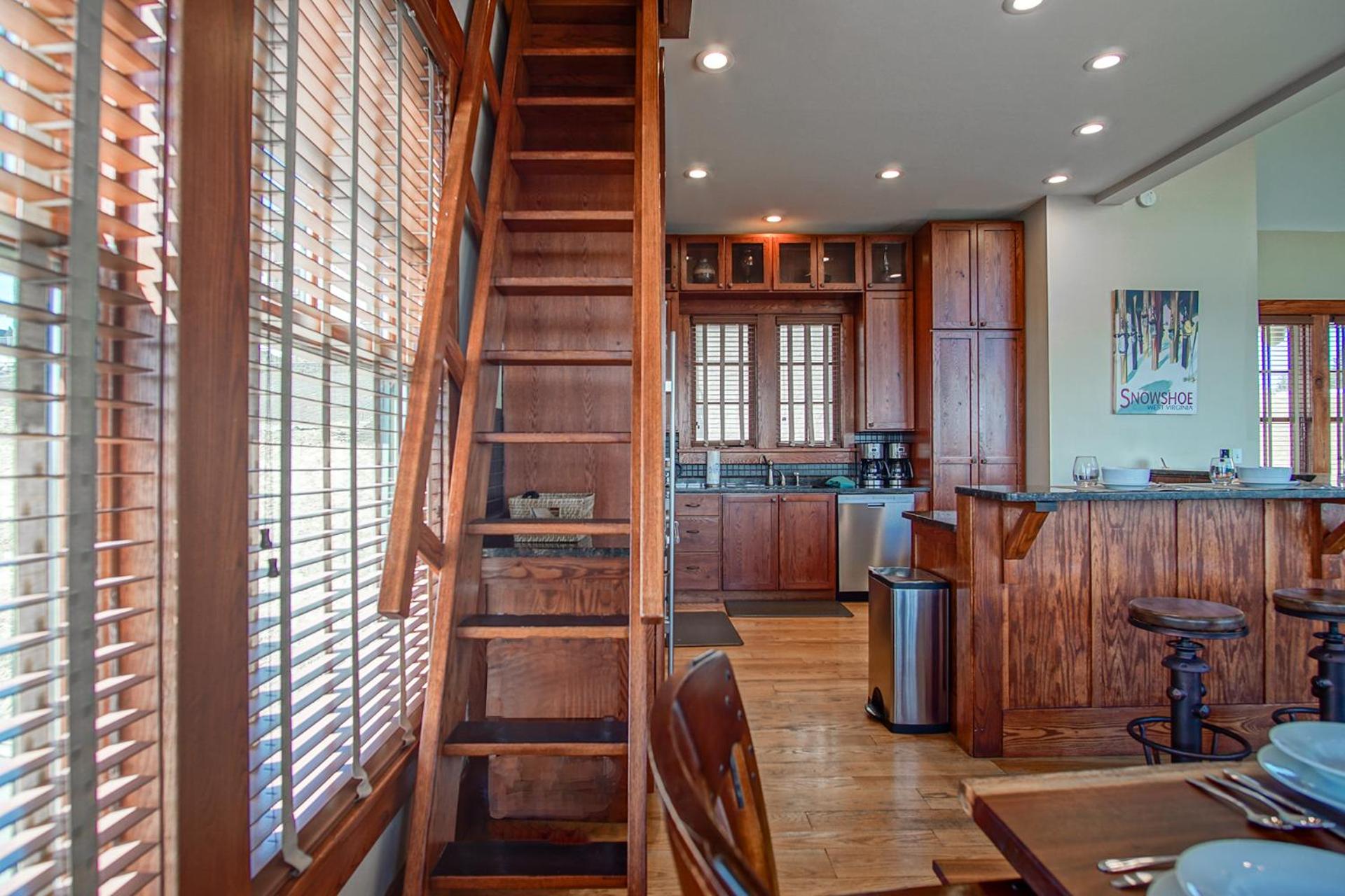 Slope side 8 BR at Sanctuary Majestic Mountain Top Estate 4800 square feet of quality sleeps 16