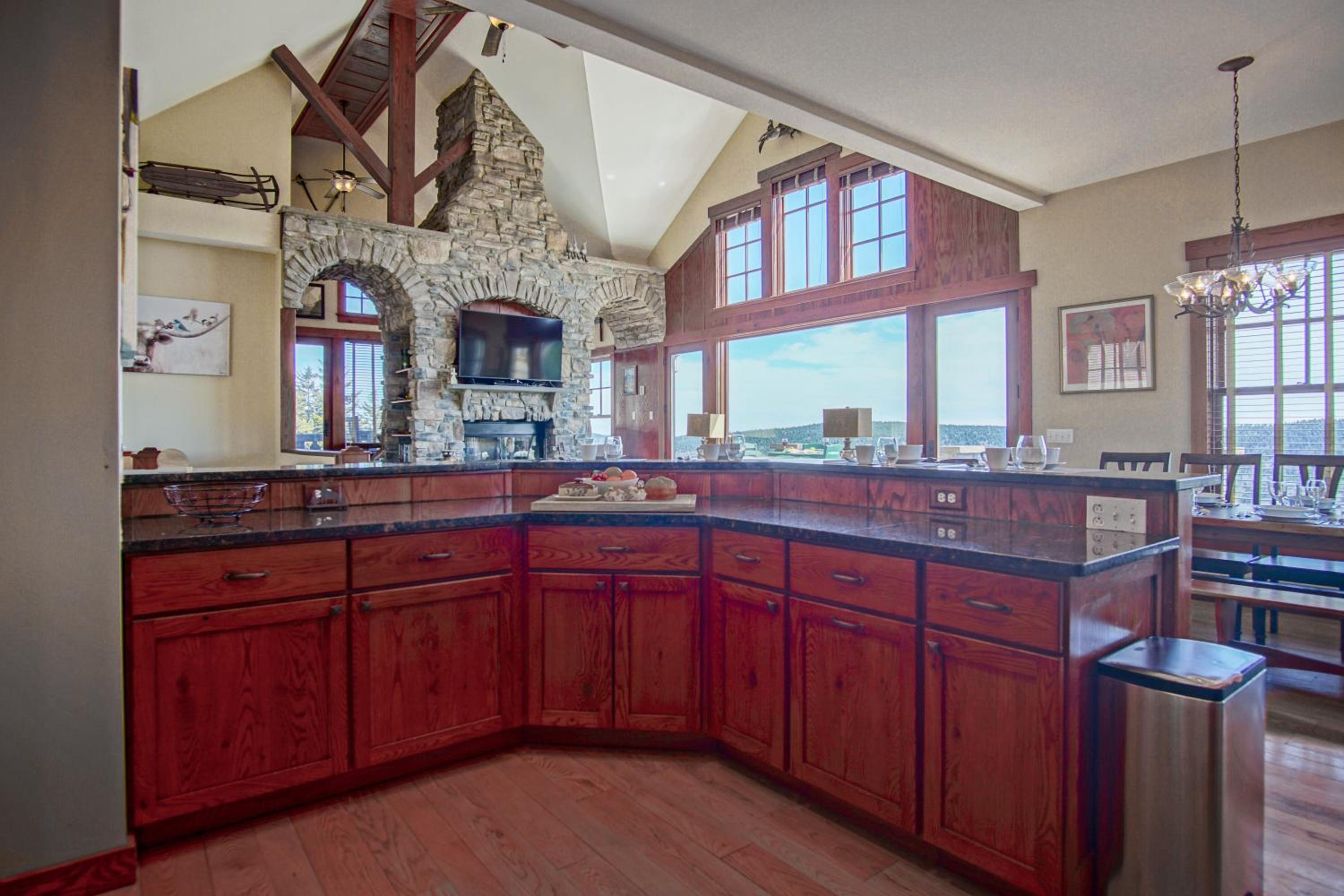 Slope side 8 BR at Sanctuary Majestic Mountain Top Estate 4800 square feet of quality sleeps 16
