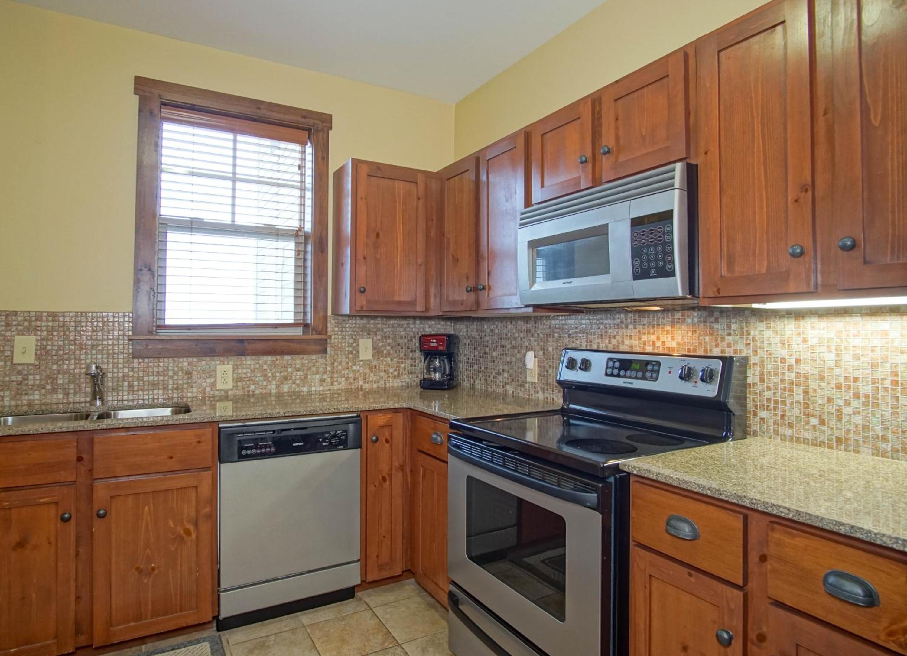 2 Br: Soaring Eagle Lodge 317: Luxury Bell Tower Condo - Great Amenities -Slope Side