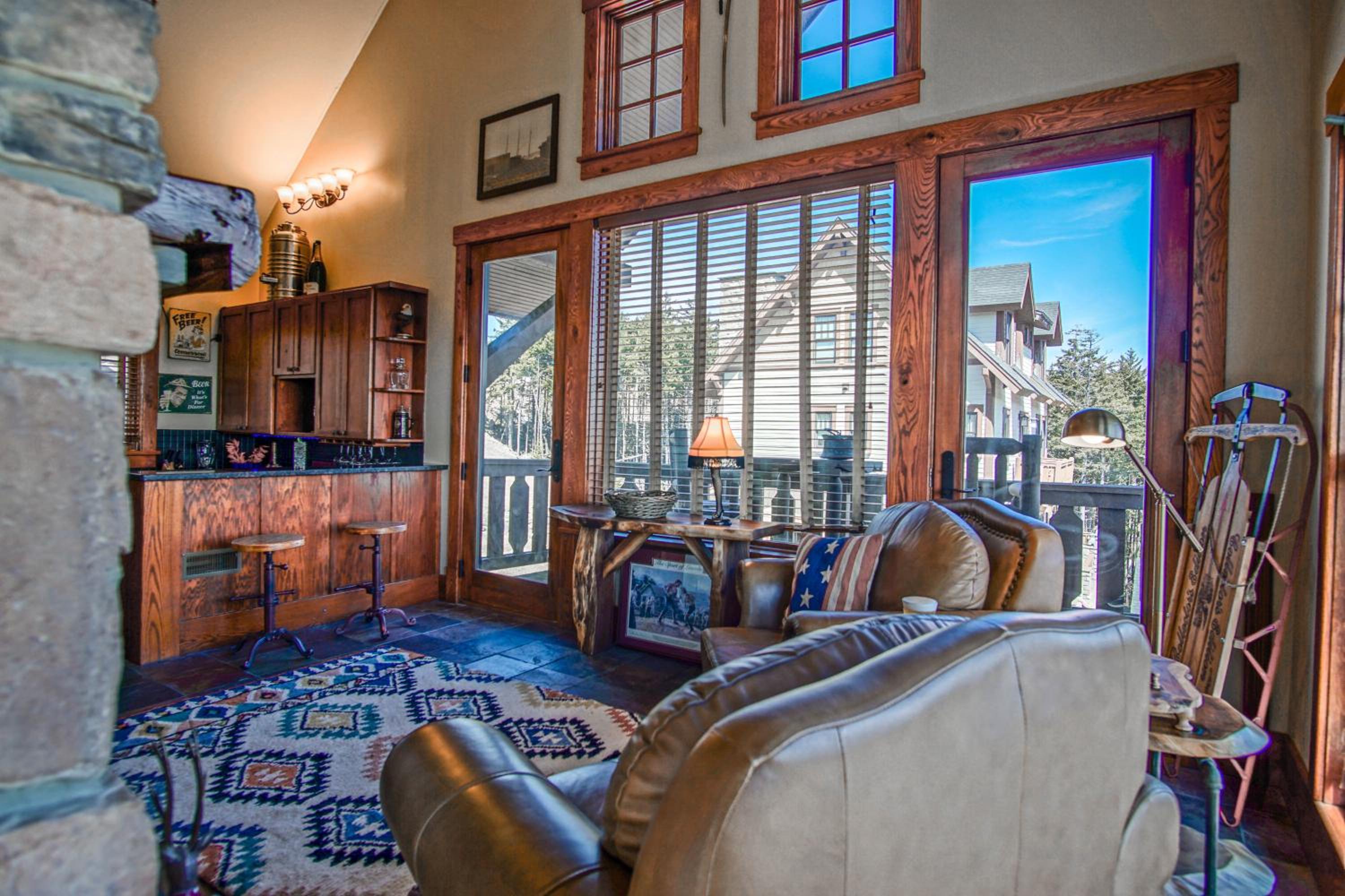 Slope side 8 BR at Sanctuary Majestic Mountain Top Estate 4800 square feet of quality sleeps 16