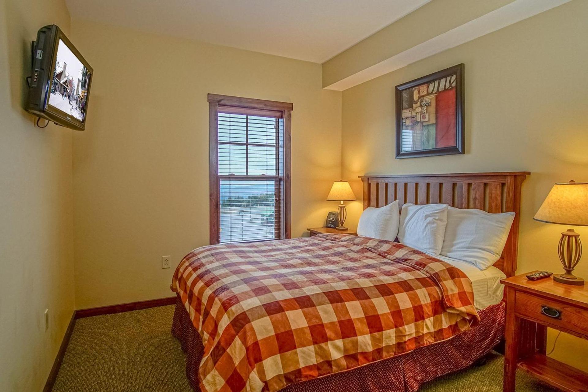 2 Br: Soaring Eagle Lodge 317: Luxury Bell Tower Condo - Great Amenities -Slope Side