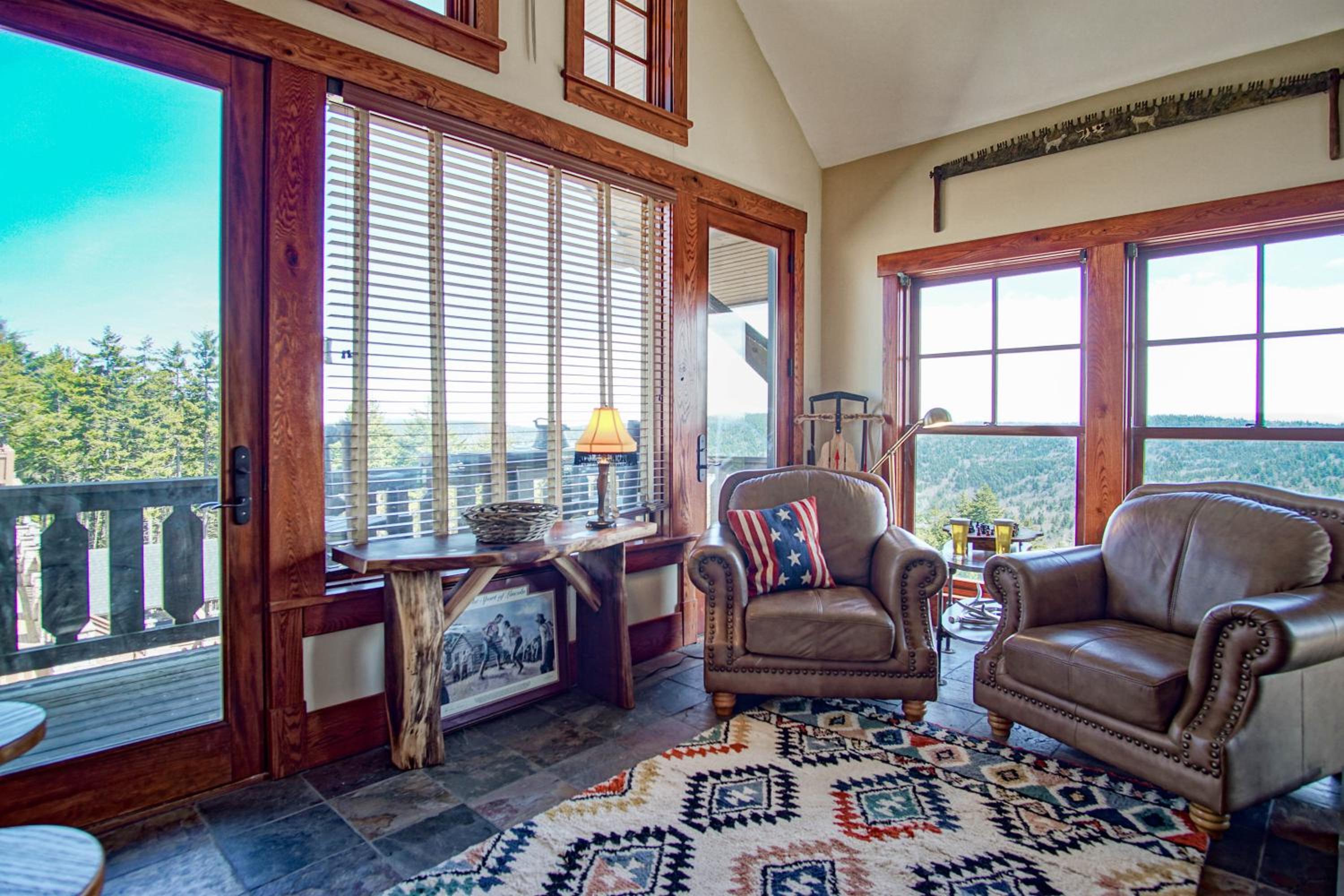 Slope side 8 BR at Sanctuary Majestic Mountain Top Estate 4800 square feet of quality sleeps 16