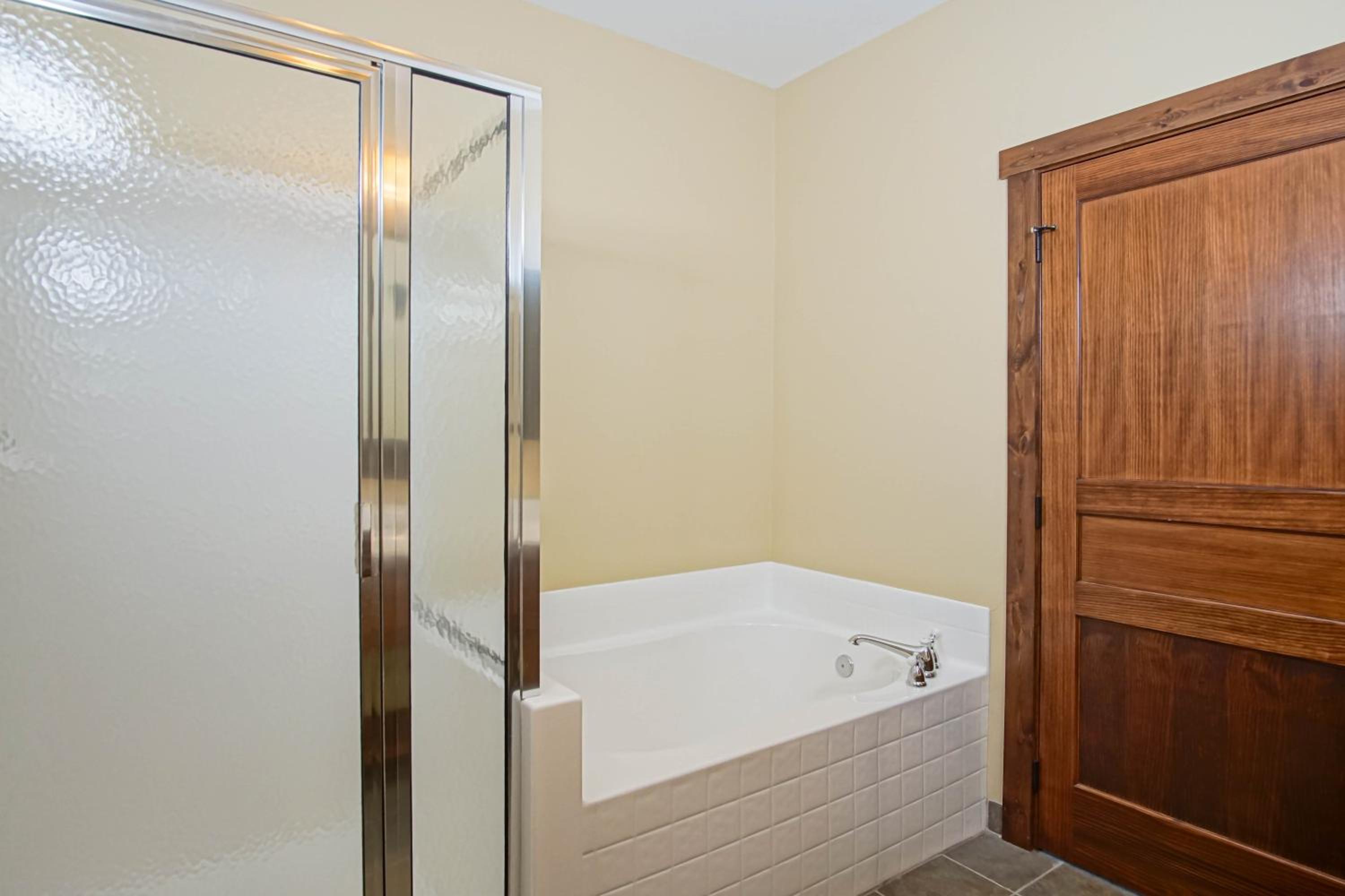 2 Br: Soaring Eagle Lodge 317: Luxury Bell Tower Condo - Great Amenities -Slope Side