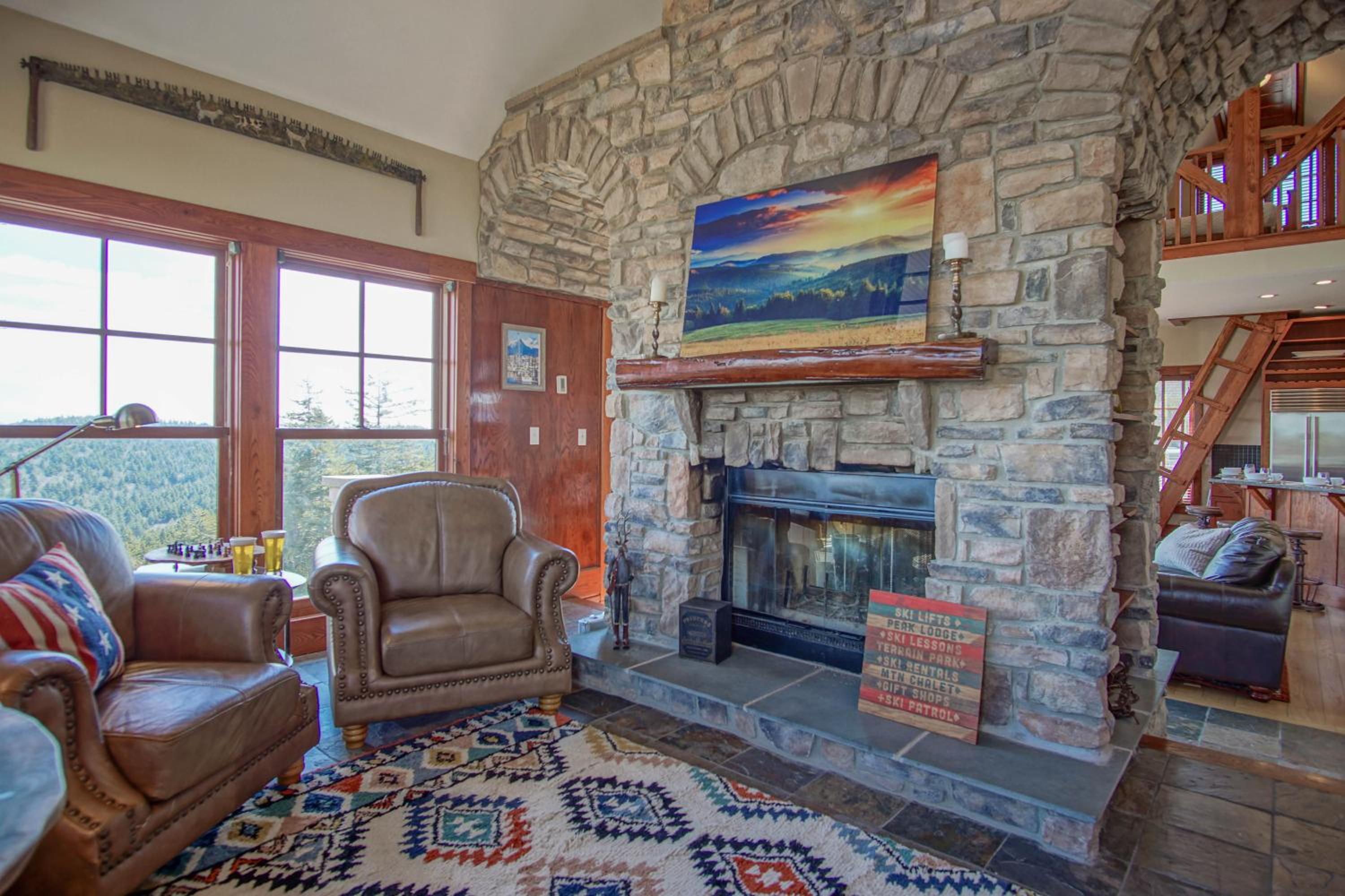 Slope side 8 BR at Sanctuary Majestic Mountain Top Estate 4800 square feet of quality sleeps 16