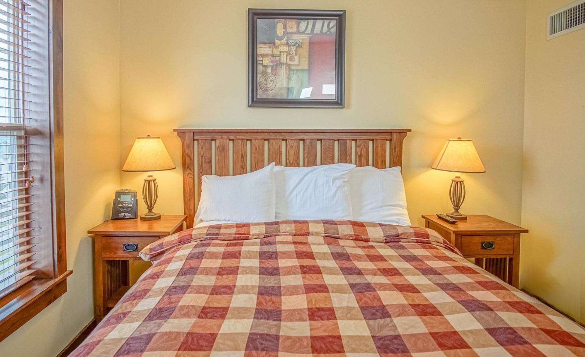 2 Br: Soaring Eagle Lodge 317: Luxury Bell Tower Condo - Great Amenities -Slope Side