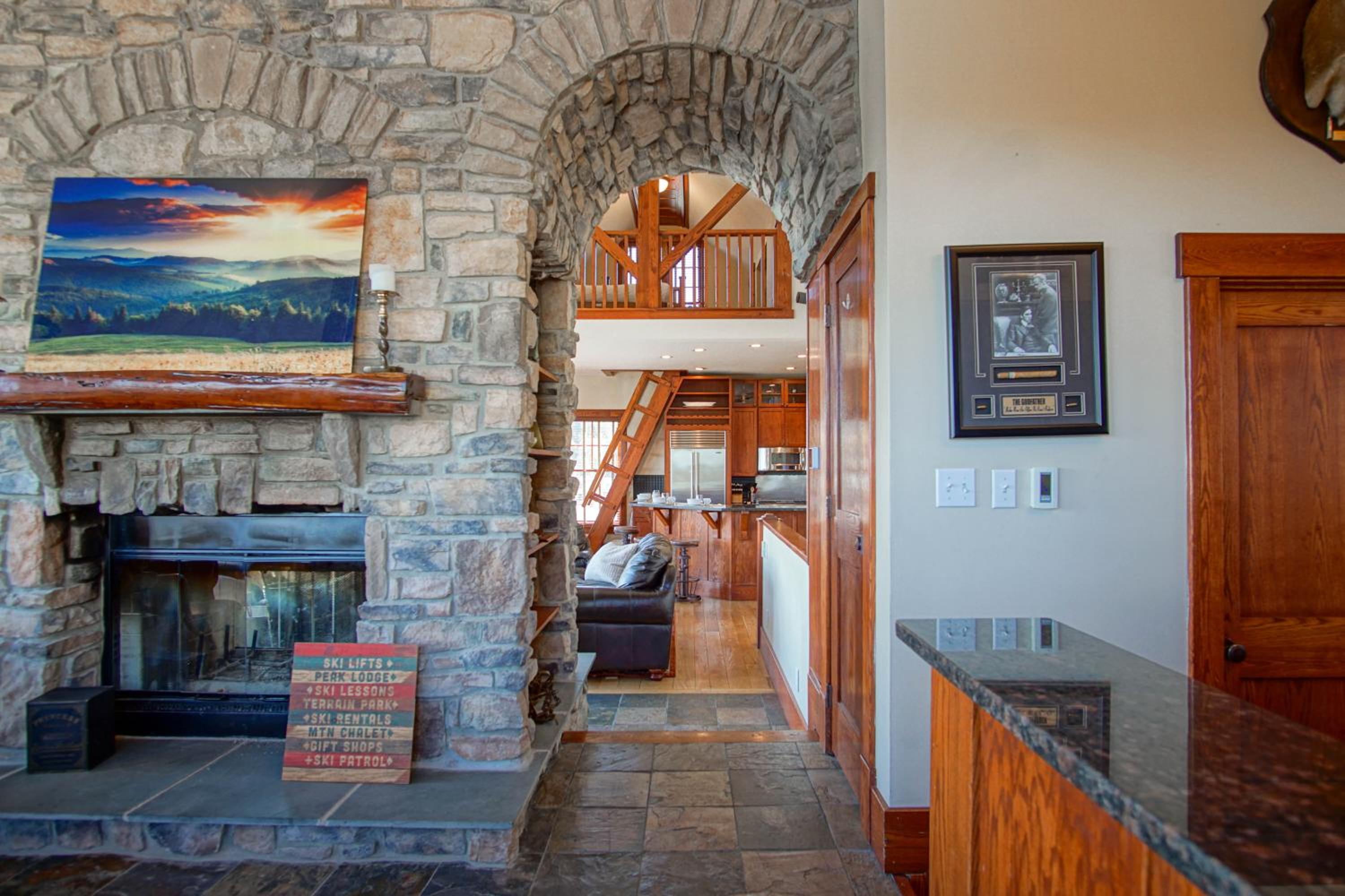 Slope side 8 BR at Sanctuary Majestic Mountain Top Estate 4800 square feet of quality sleeps 16