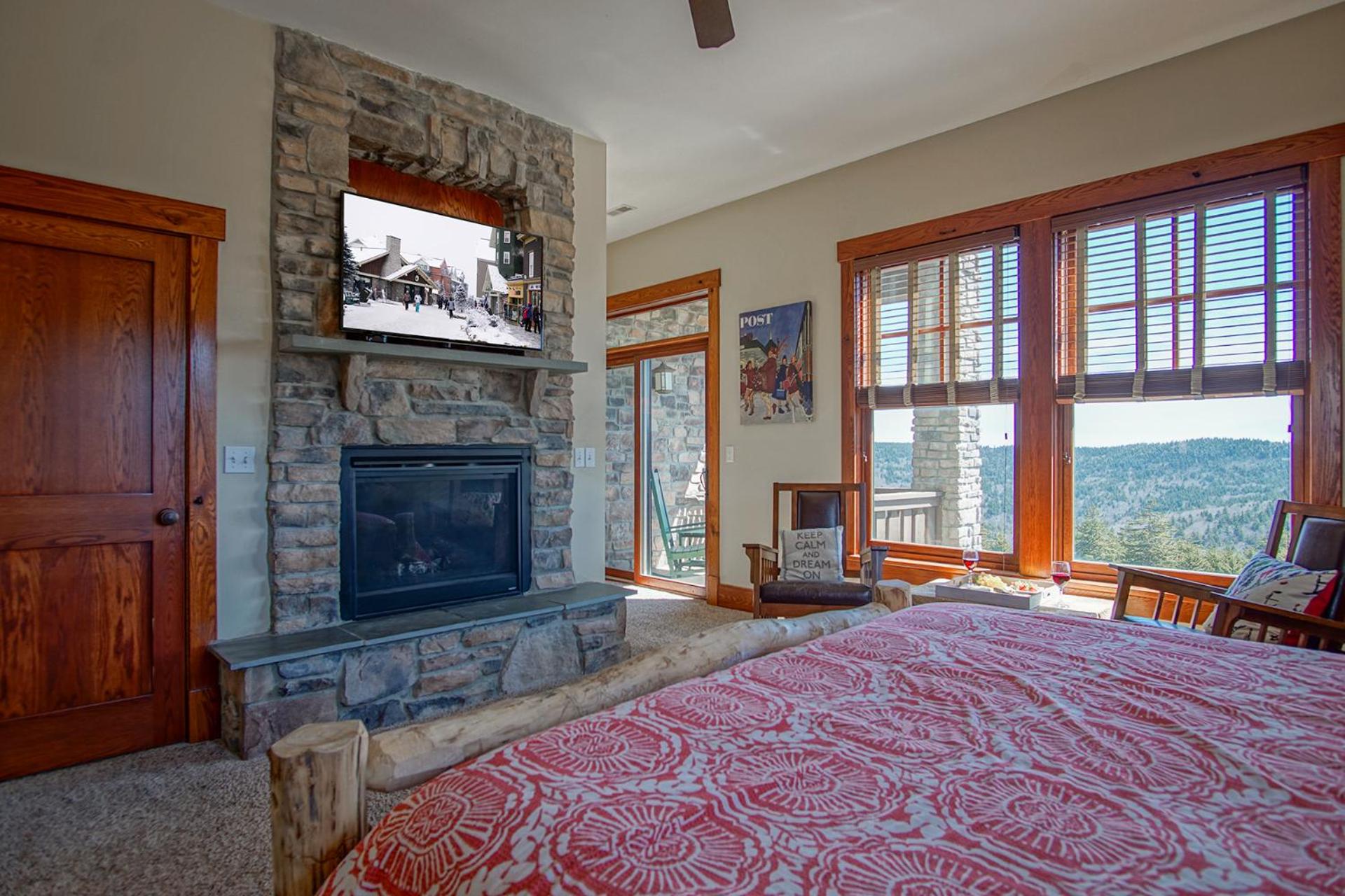 Slope side 8 BR at Sanctuary Majestic Mountain Top Estate 4800 square feet of quality sleeps 16