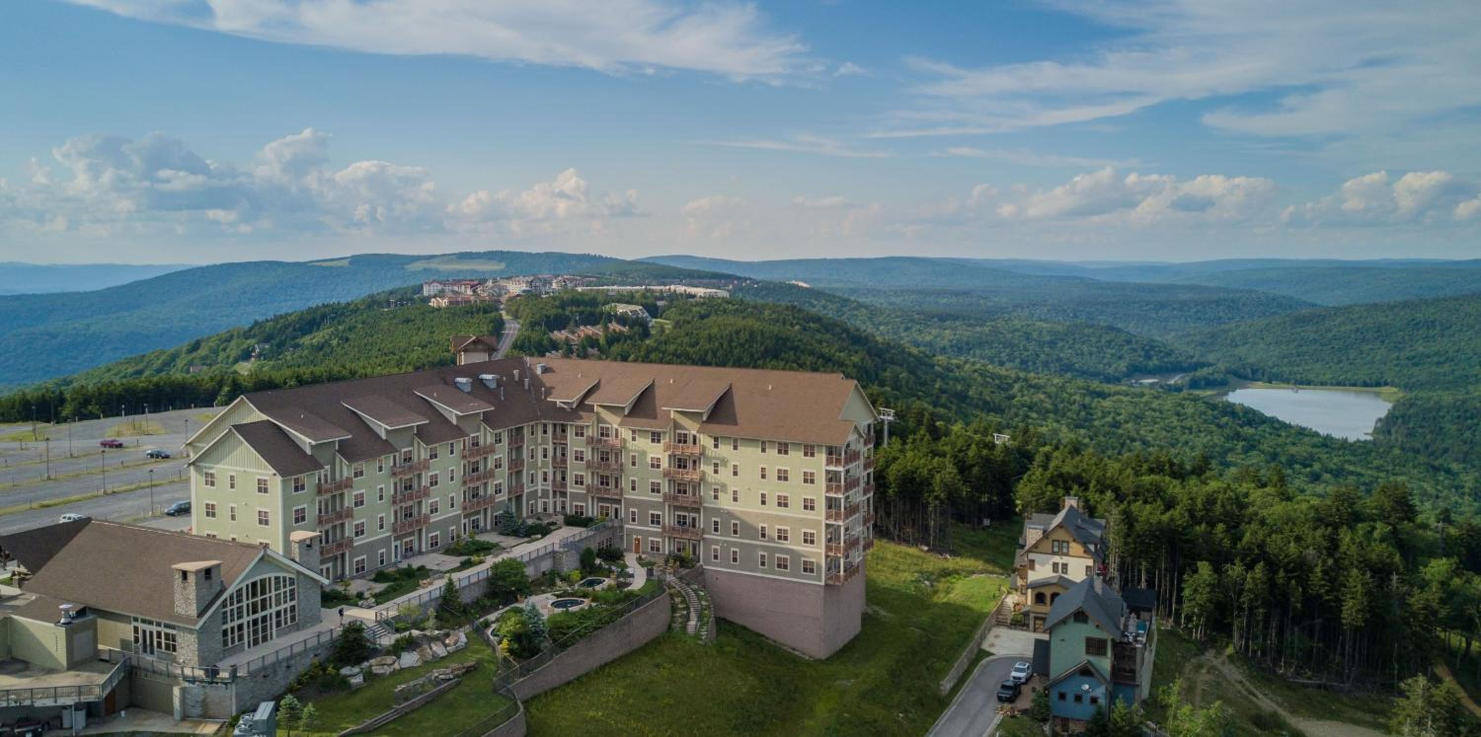 2 Br: Soaring Eagle Lodge 317: Luxury Bell Tower Condo - Great Amenities -Slope Side