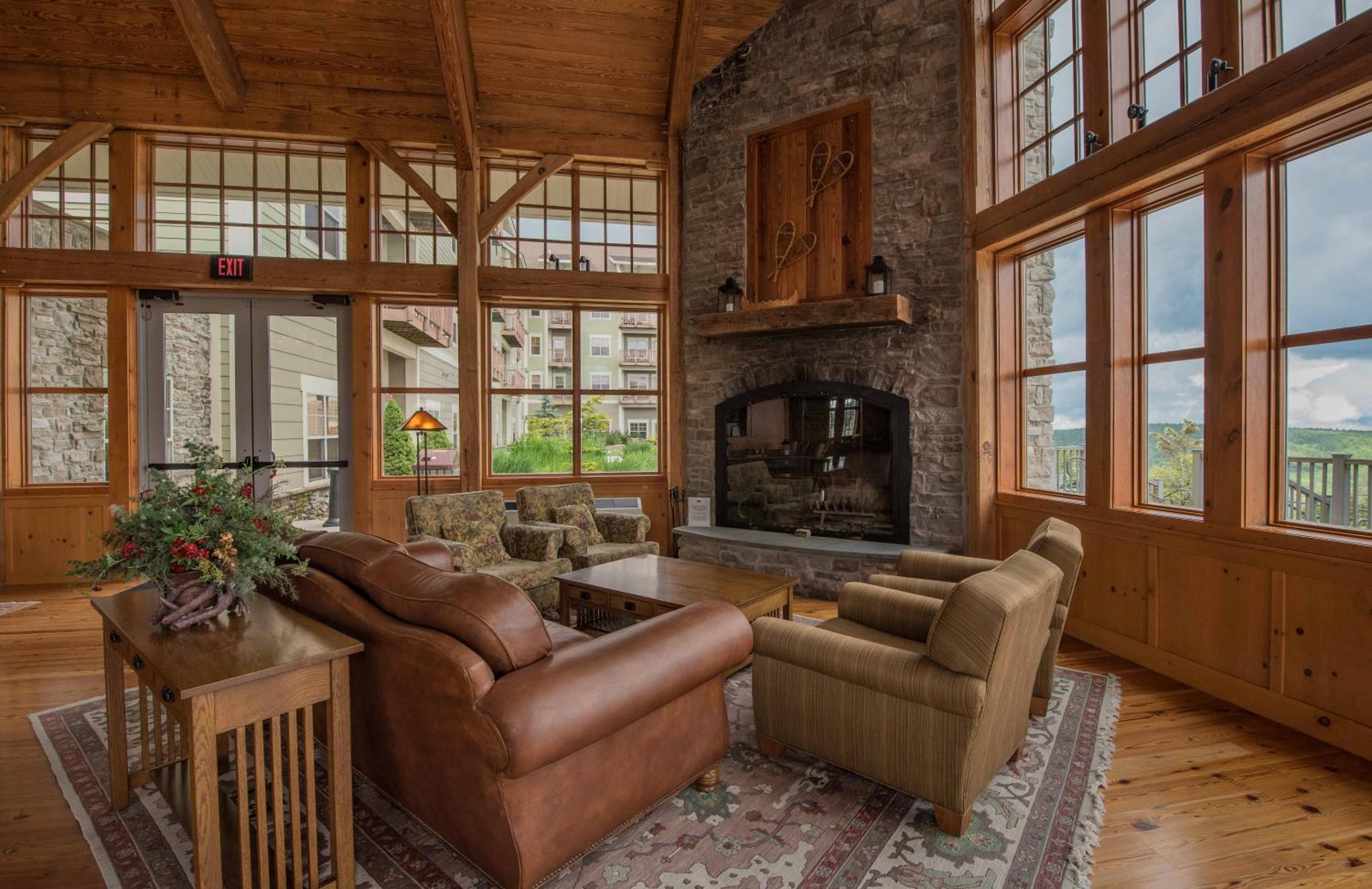 2 Br: Soaring Eagle Lodge 317: Luxury Bell Tower Condo - Great Amenities -Slope Side