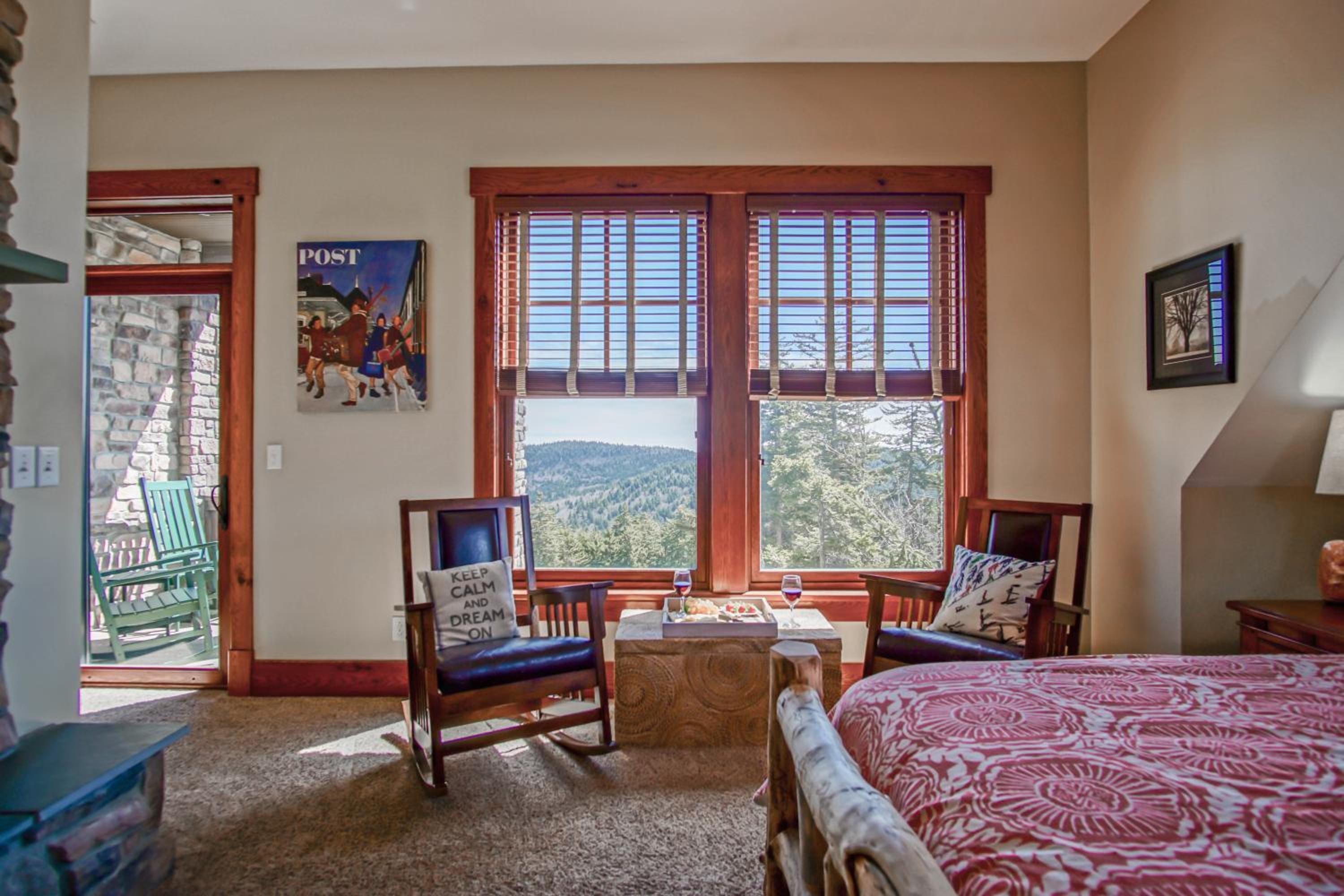 Slope side 8 BR at Sanctuary Majestic Mountain Top Estate 4800 square feet of quality sleeps 16