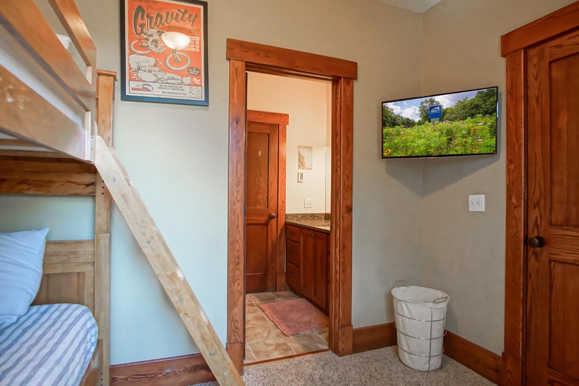 Slope side 8 BR at Sanctuary Majestic Mountain Top Estate 4800 square feet of quality sleeps 16