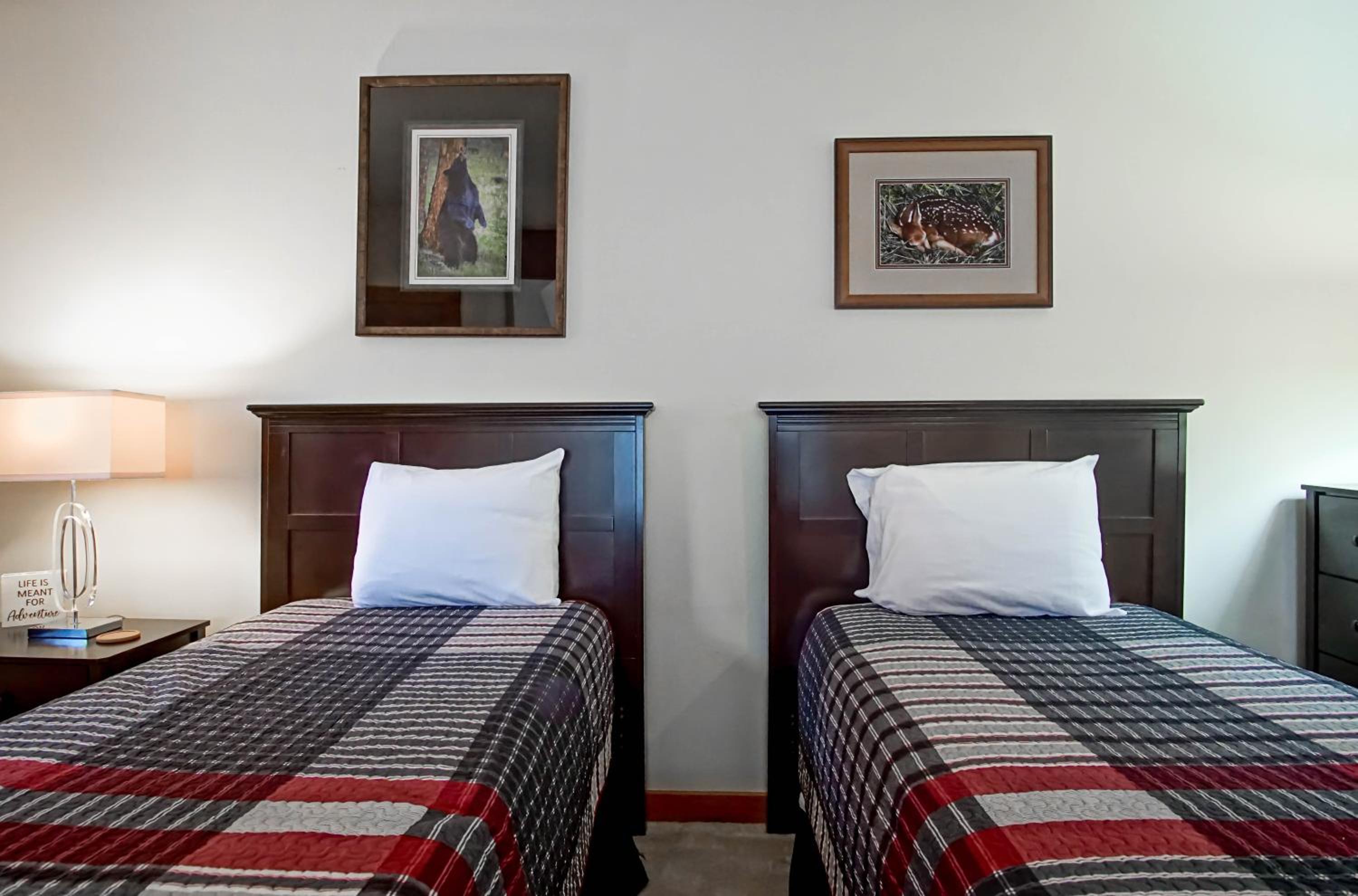 Whistlepunk 36: 1 Br Plus Bonus Sleeping Loft Slope Side