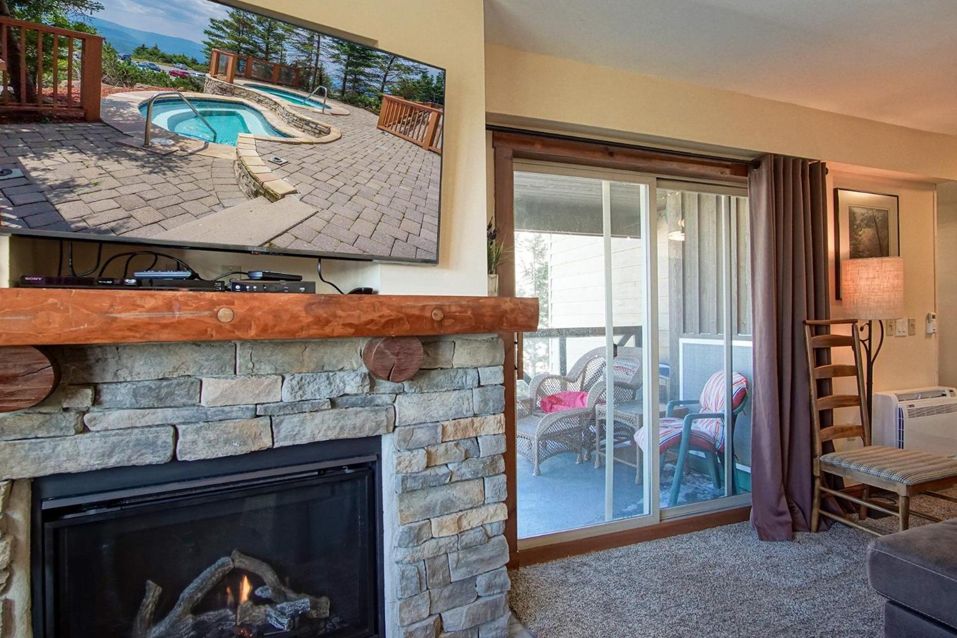2 Br: Rimfire 214 - Great Western Views on large deck corner unit