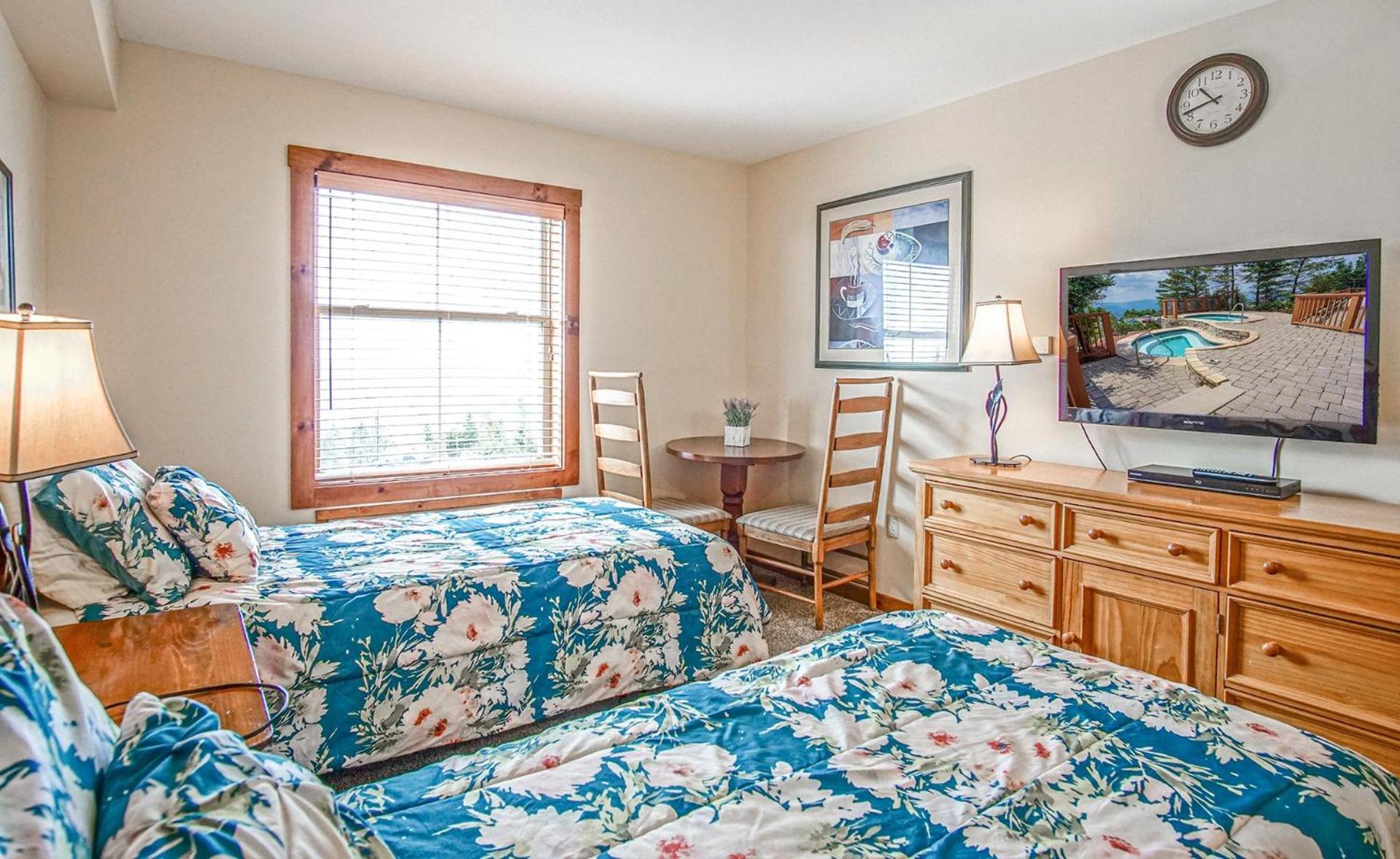 2 Br: Rimfire 214 - Great Western Views on large deck corner unit