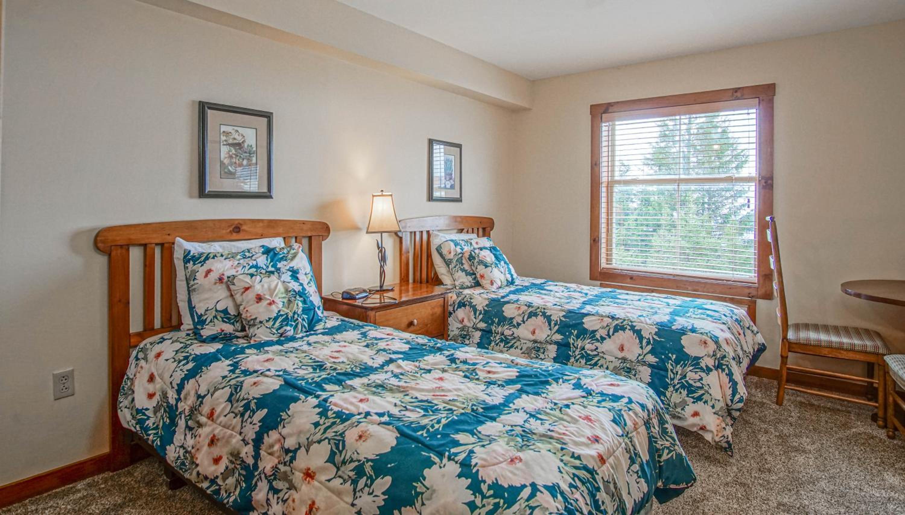 2 Br: Rimfire 214 - Great Western Views on large deck corner unit