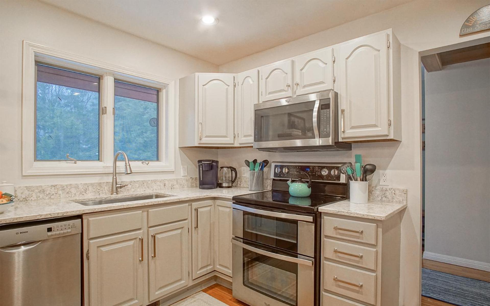 4 Br: North Westridge 112-1091