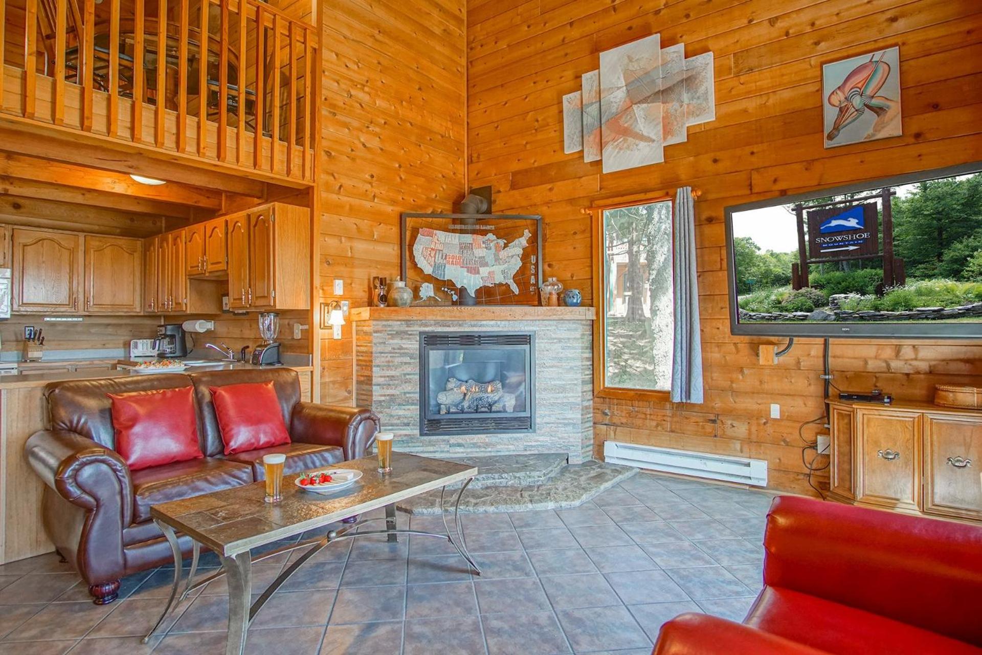 Powder Monkey #14: 3 Bedrooms, 2 Full Baths: Ski to your door!
