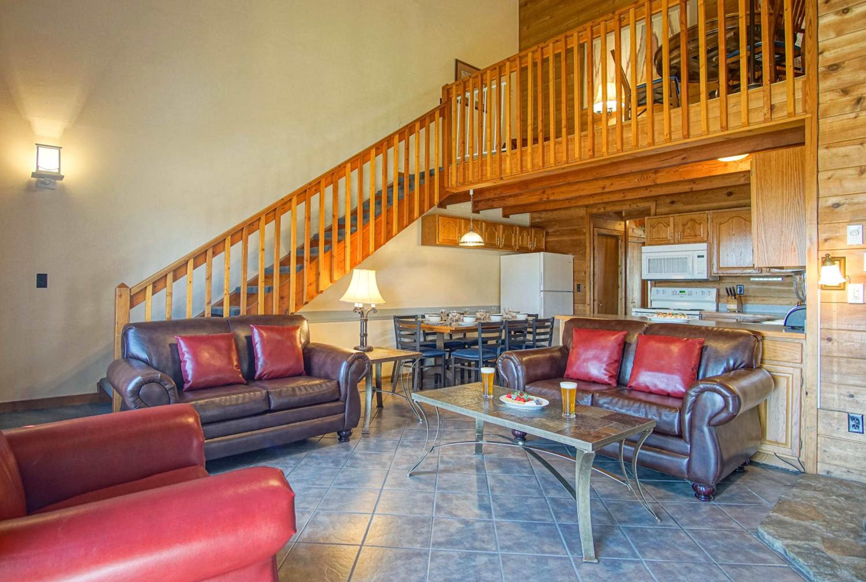 Powder Monkey #14: 3 Bedrooms, 2 Full Baths: Ski to your door!