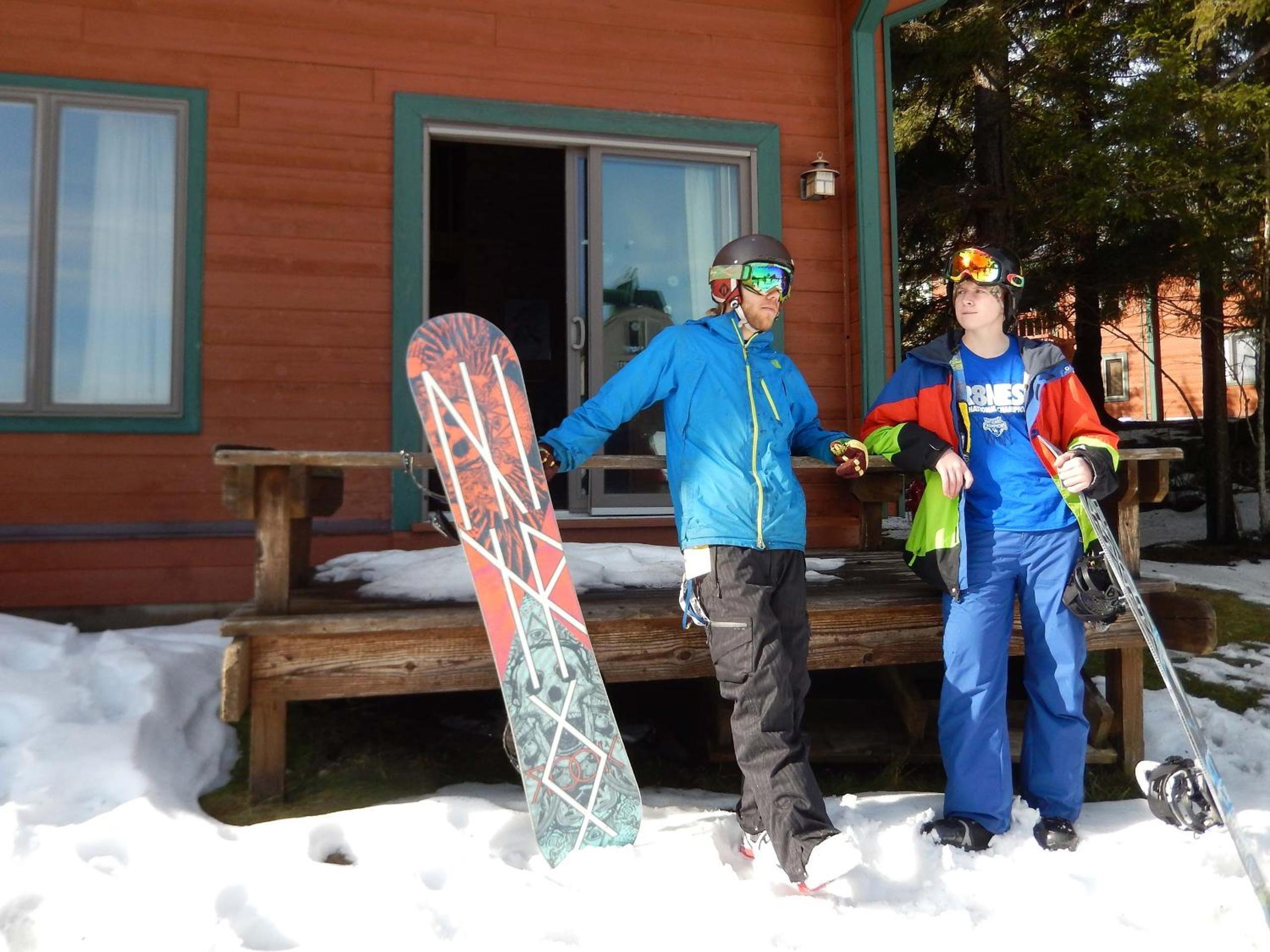 Powder Monkey #14: 3 Bedrooms, 2 Full Baths: Ski to your door!