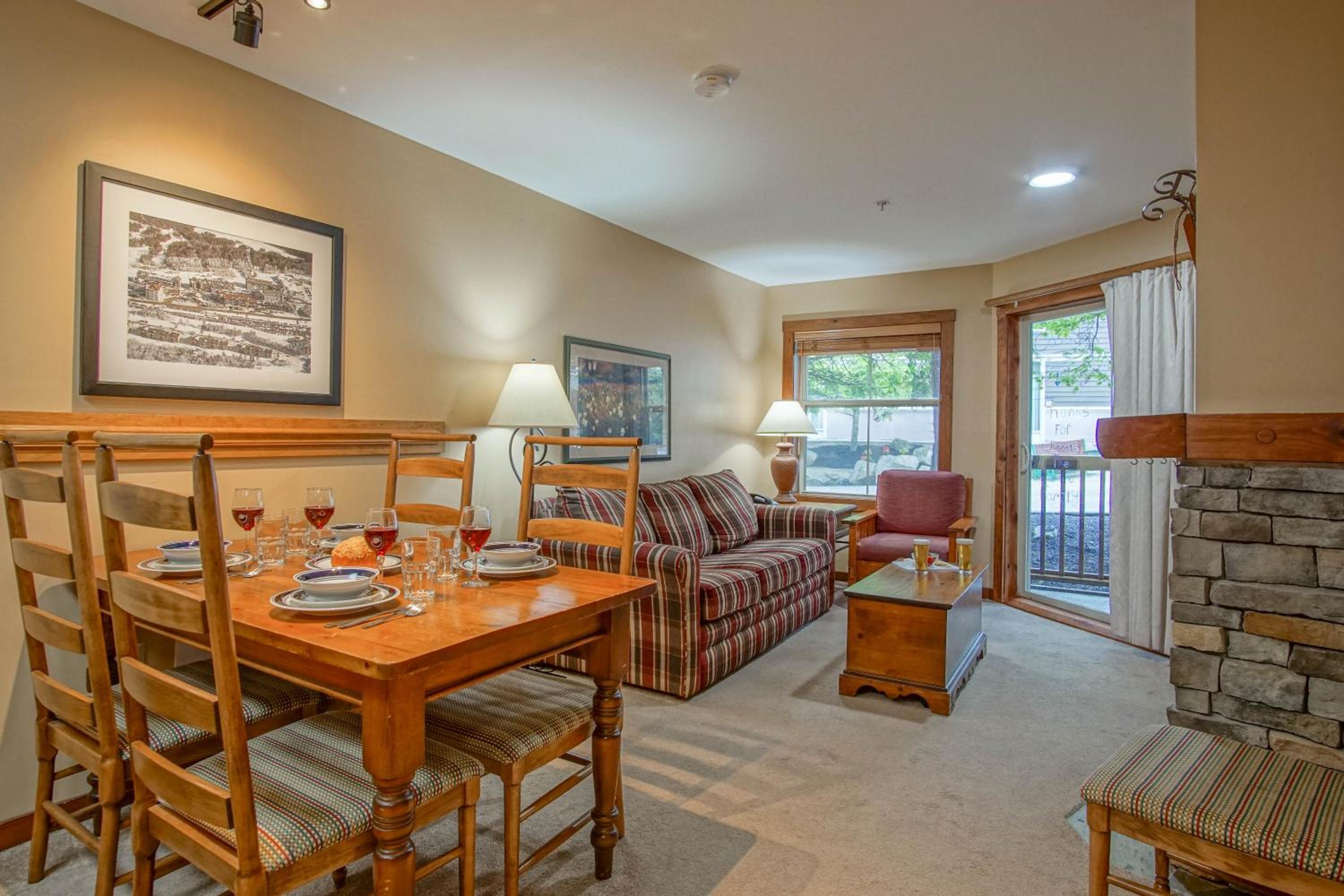 Rimfire 160: Walking Distance to shops, restaurants, Starbucks 1 BR Sleeps 4