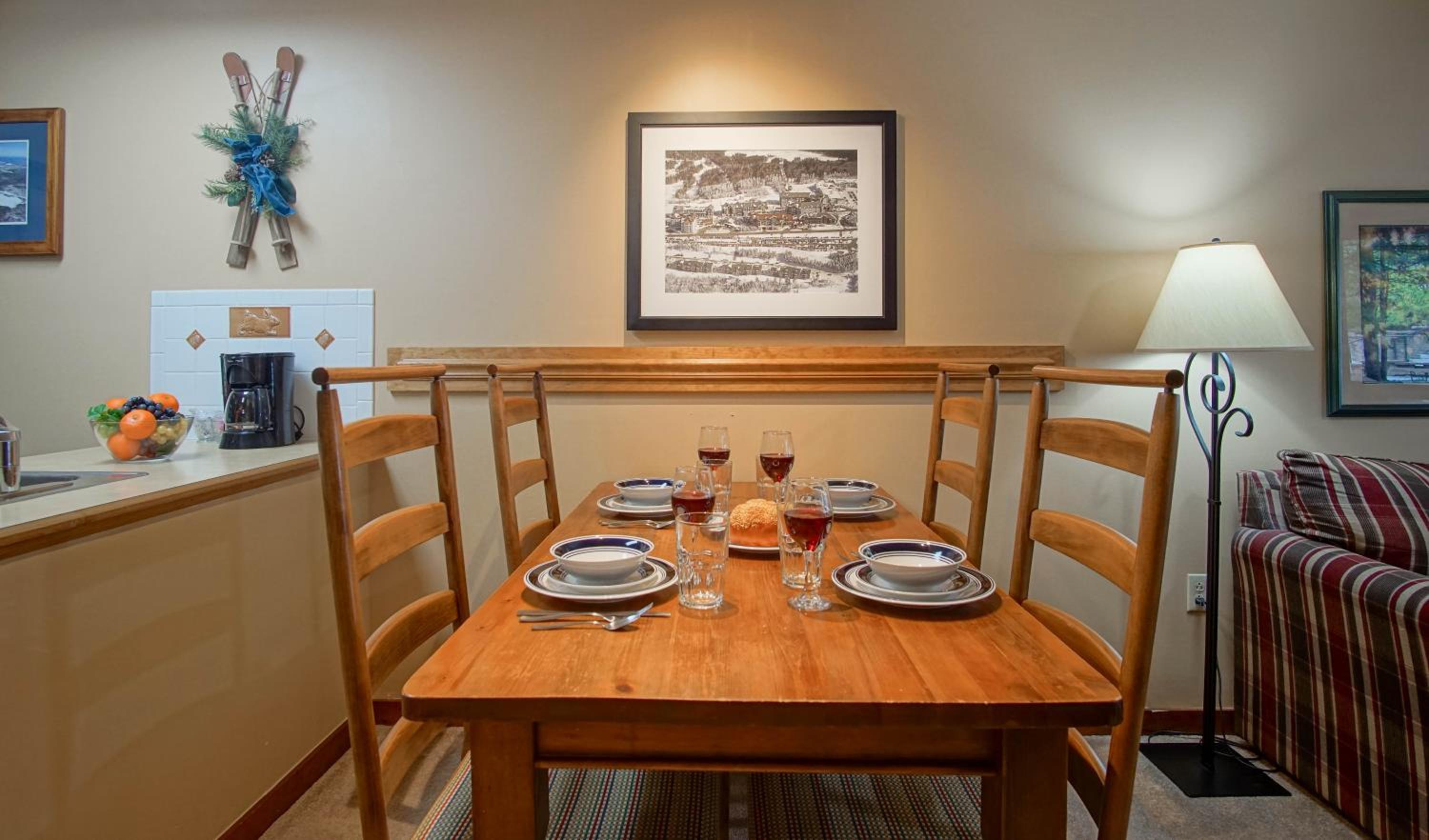 Rimfire 160: Walking Distance to shops, restaurants, Starbucks 1 BR Sleeps 4
