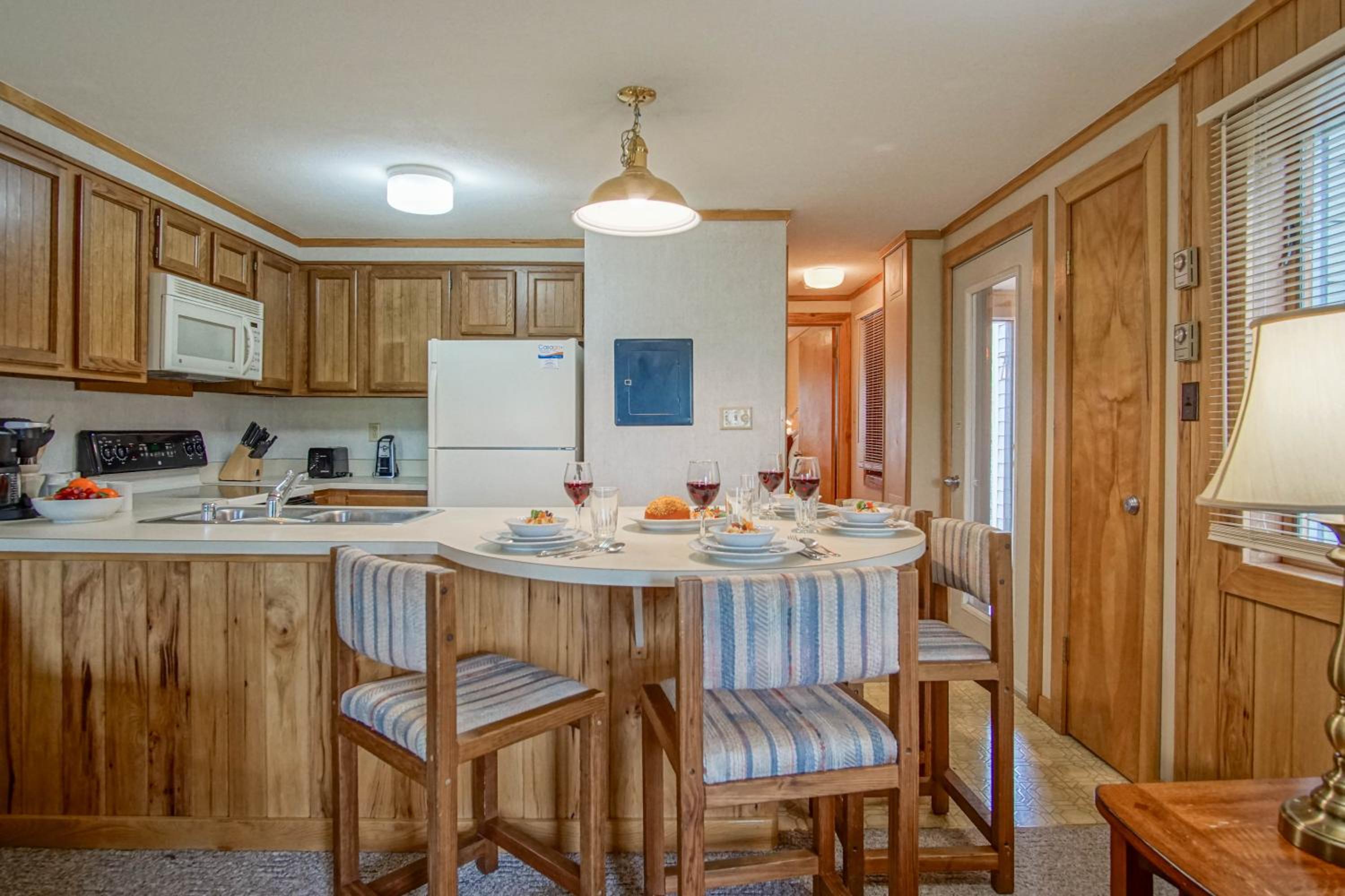 Powderidge 60: Slope Side, Fireplace, Spacious Deck