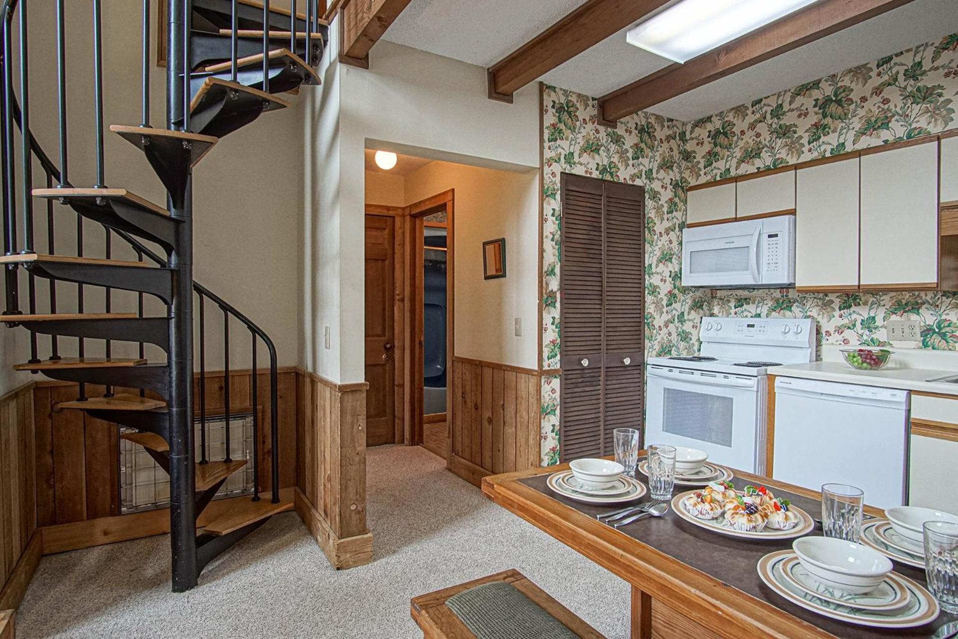 Whistlepunk 40 Bavaria`s Finest-1 bedroom with loft, Slope Side