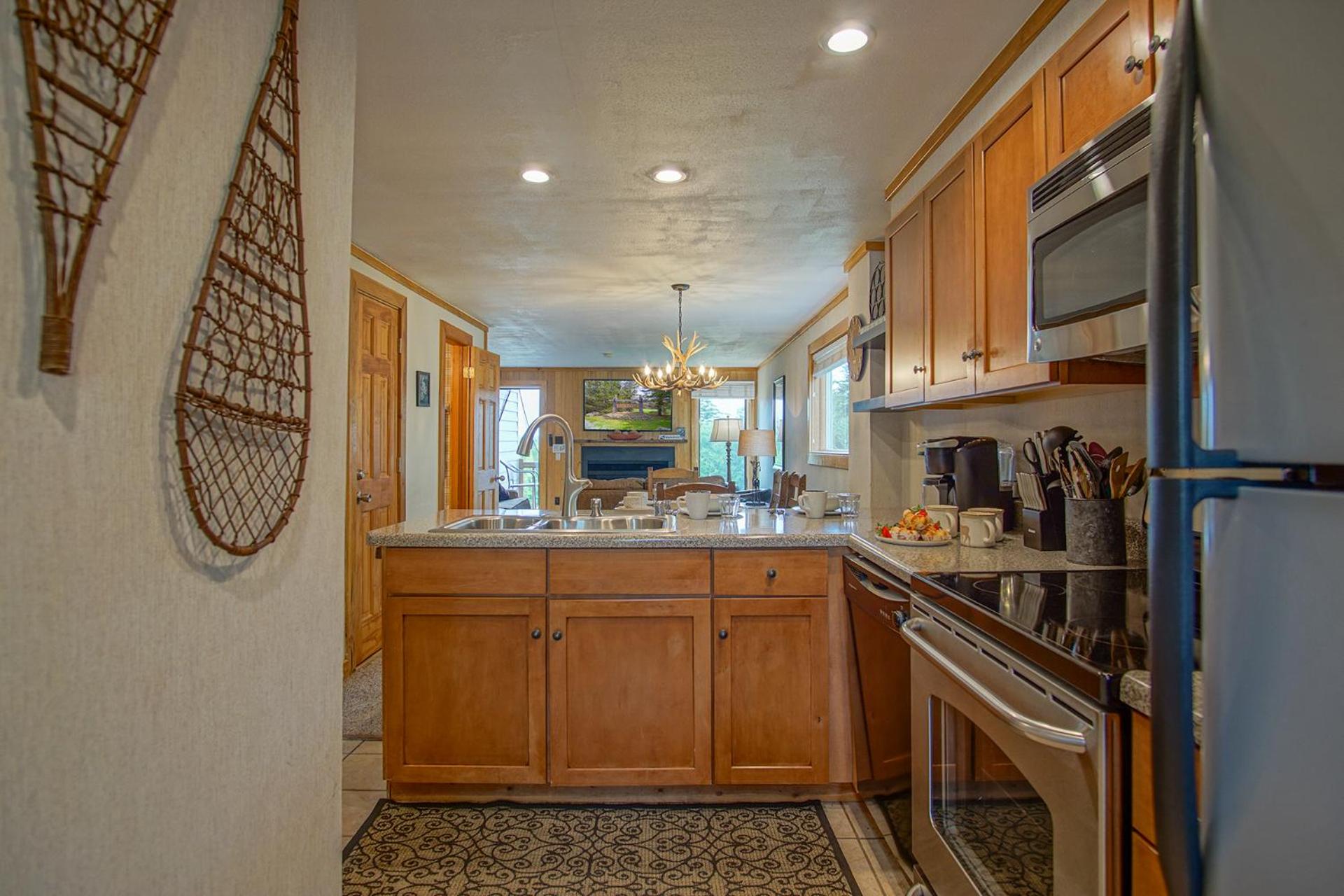 Powderidge 40: Slope Side, Sleeps 9 Full Kitchen