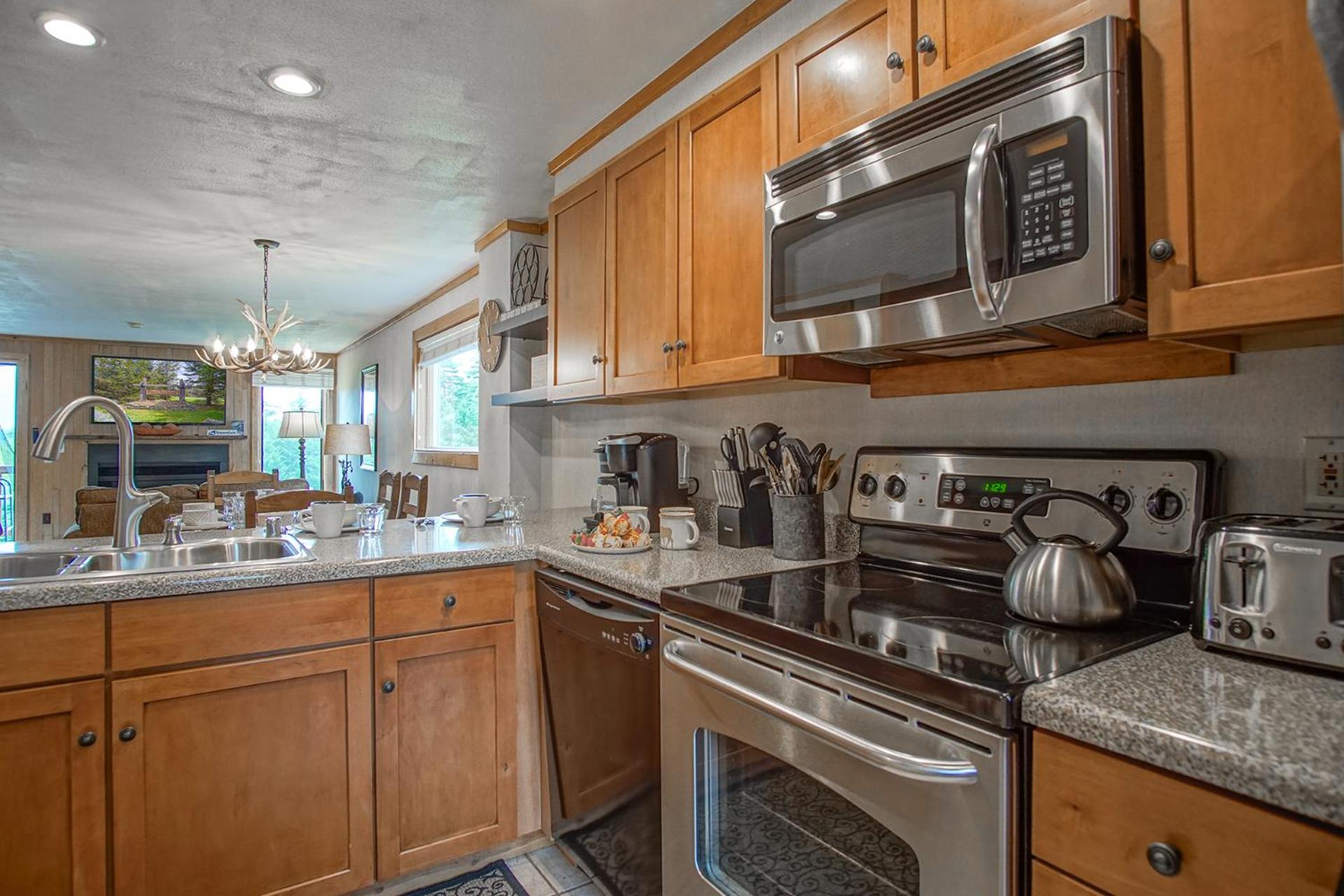 Powderidge 40: Slope Side, Sleeps 9 Full Kitchen