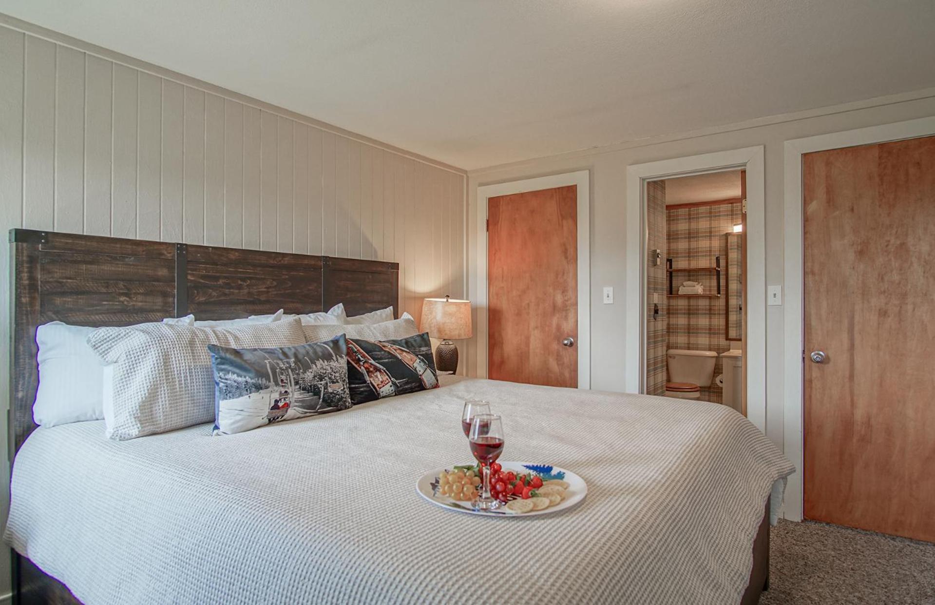 Powderidge 40: Slope Side, Sleeps 9 Full Kitchen