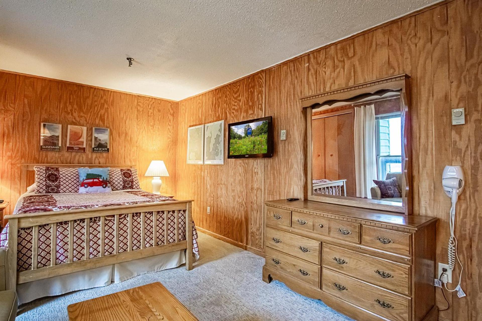 Leatherbark - 301B, 2 Bedroom Allegheny Sunrise Spacious Condo Foosball