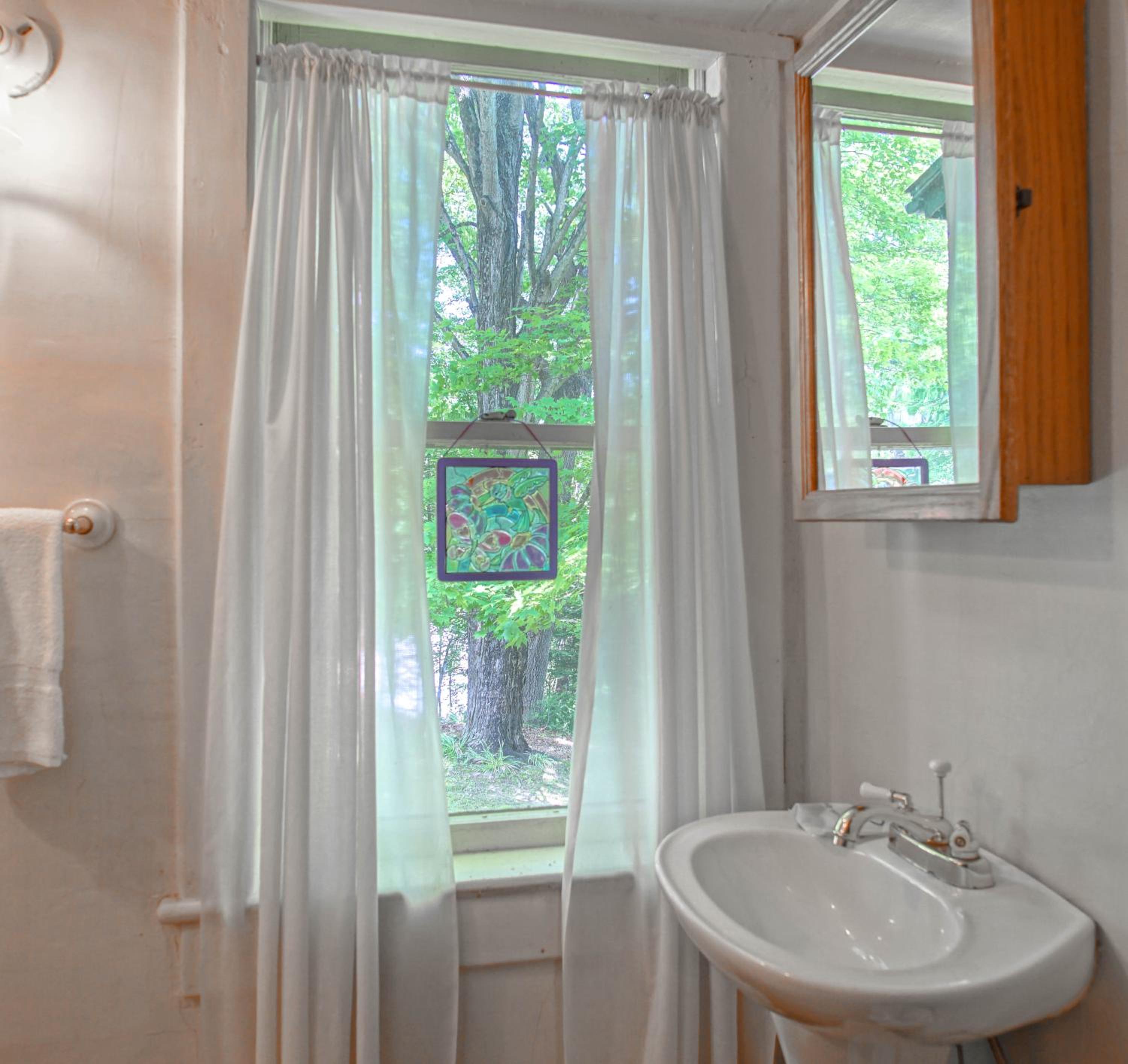 5 Br: Historic Glaab House in Cass, with AC, Amazing Kitchen, Covered Porches, Historical Landmark