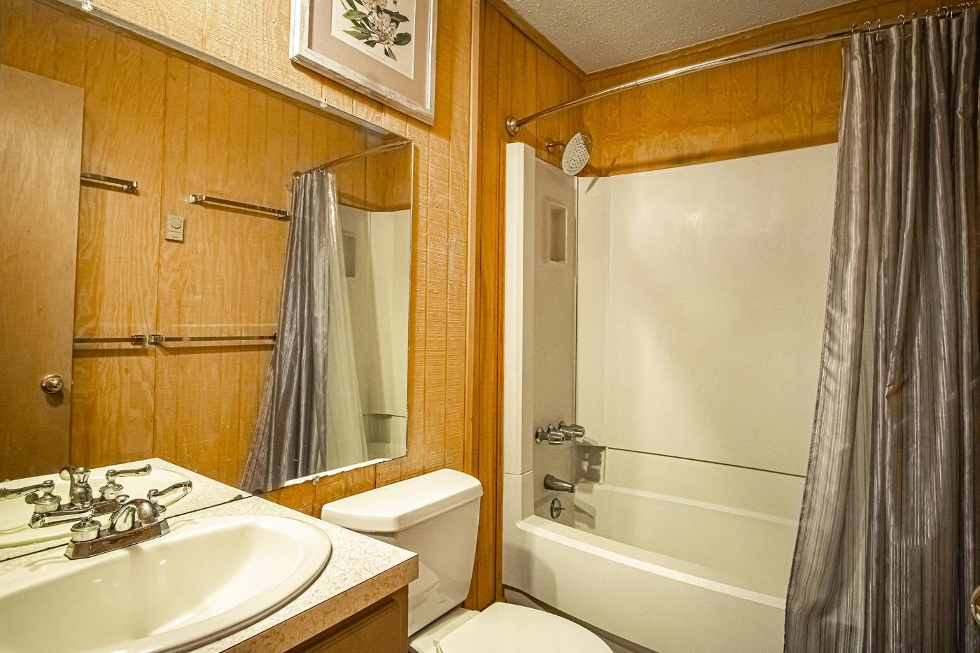 Leatherbark - 301B, 2 Bedroom Allegheny Sunrise Spacious Condo Foosball