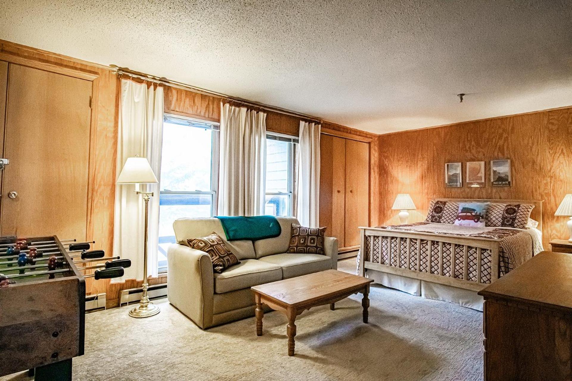 Leatherbark - 301B, 2 Bedroom Allegheny Sunrise Spacious Condo Foosball