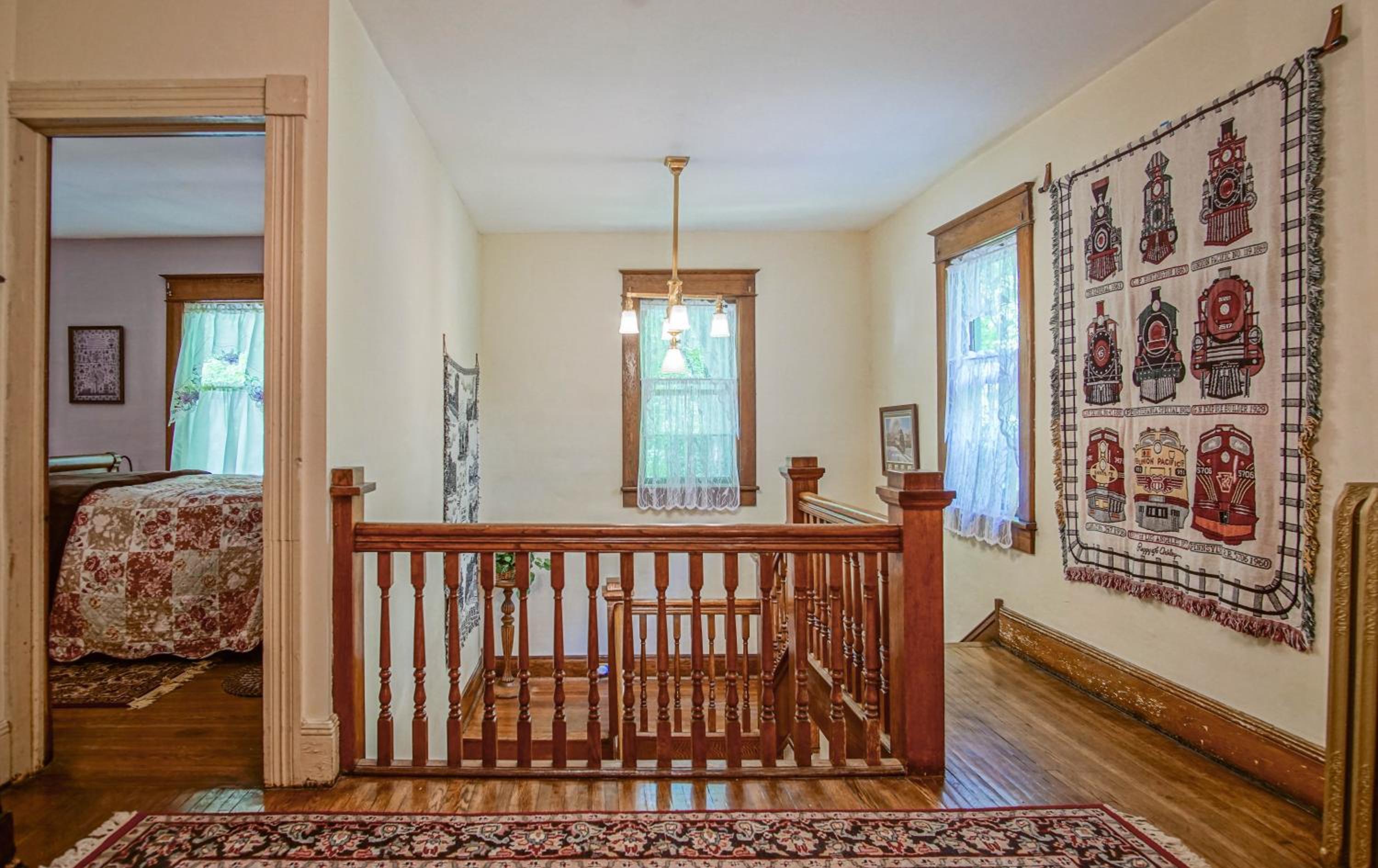 5 Br: Historic Glaab House in Cass, with AC, Amazing Kitchen, Covered Porches, Historical Landmark