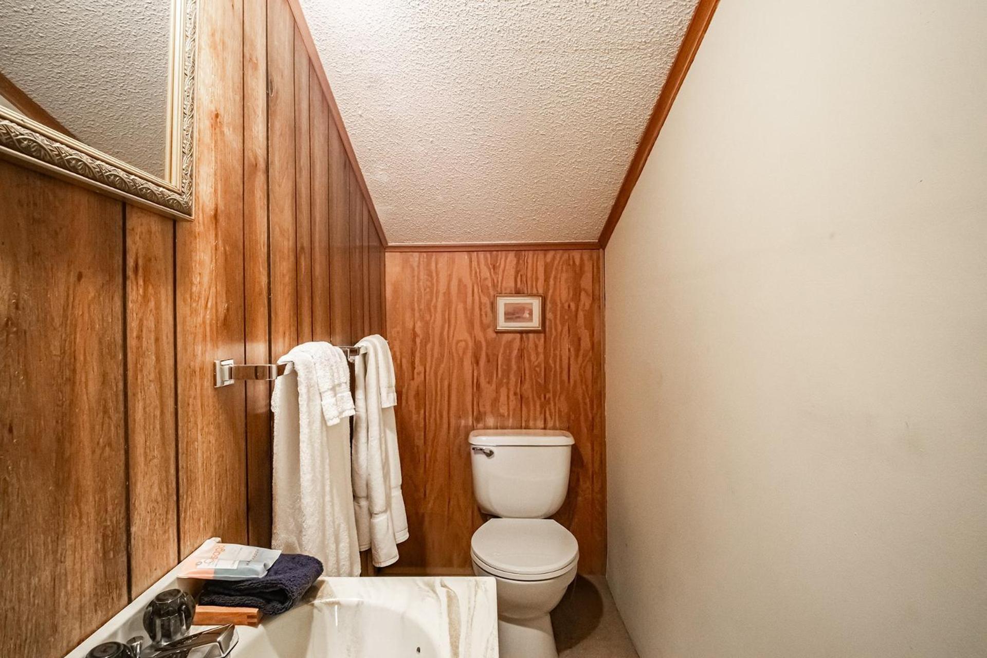 Leatherbark - 301B, 2 Bedroom Allegheny Sunrise Spacious Condo Foosball