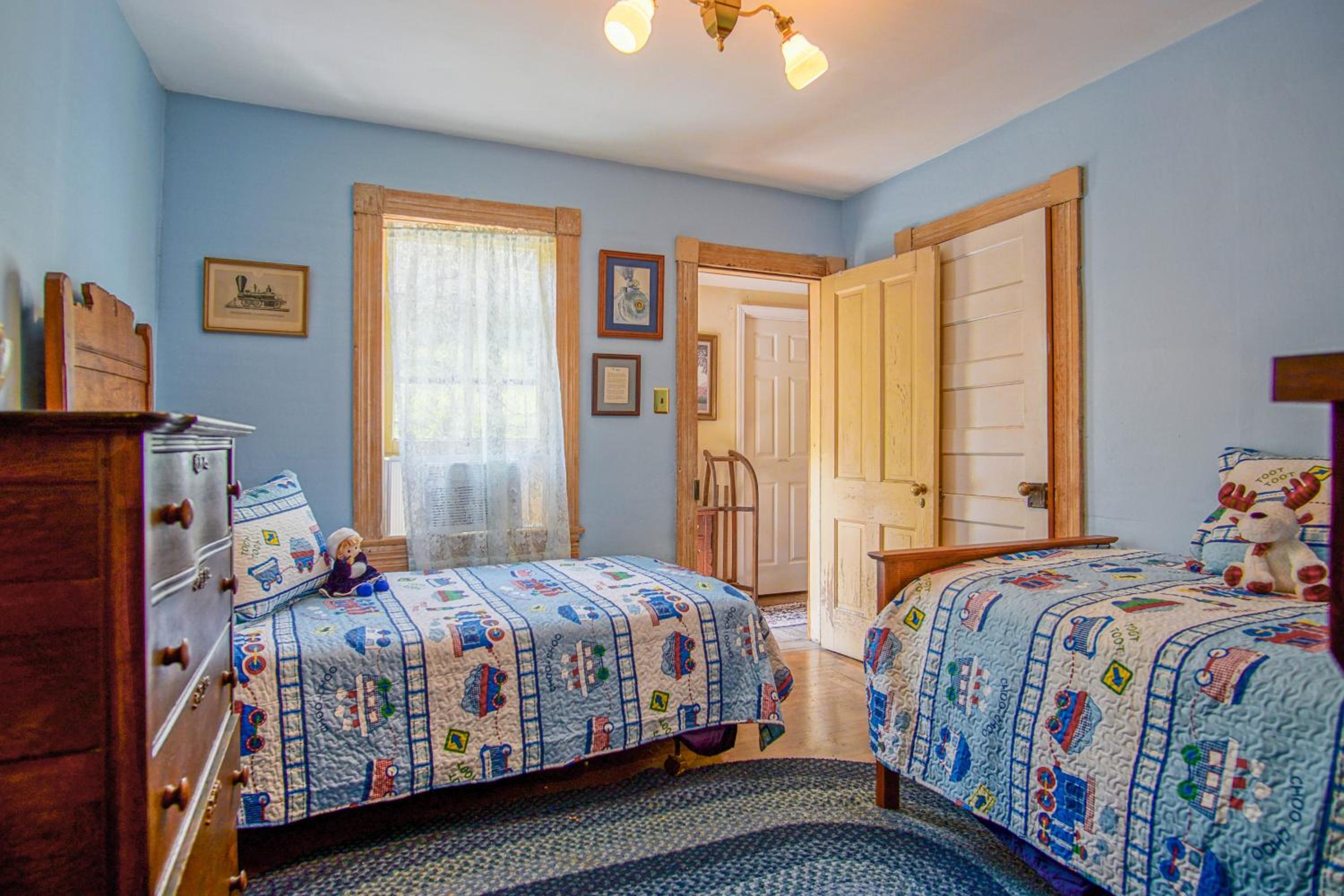 5 Br: Historic Glaab House in Cass, with AC, Amazing Kitchen, Covered Porches, Historical Landmark