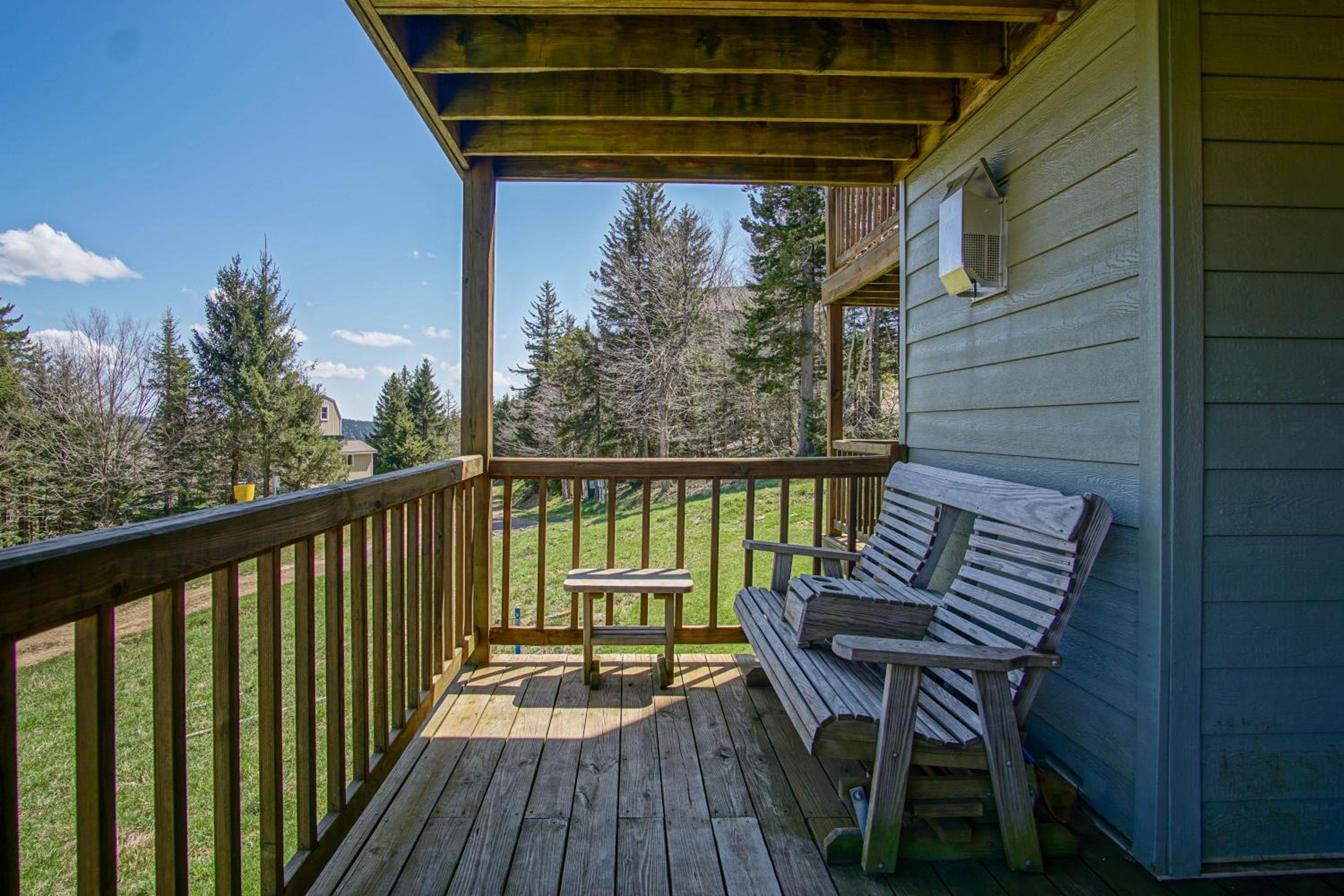 Powderidge 2 -Slope Side, Spacious Deck