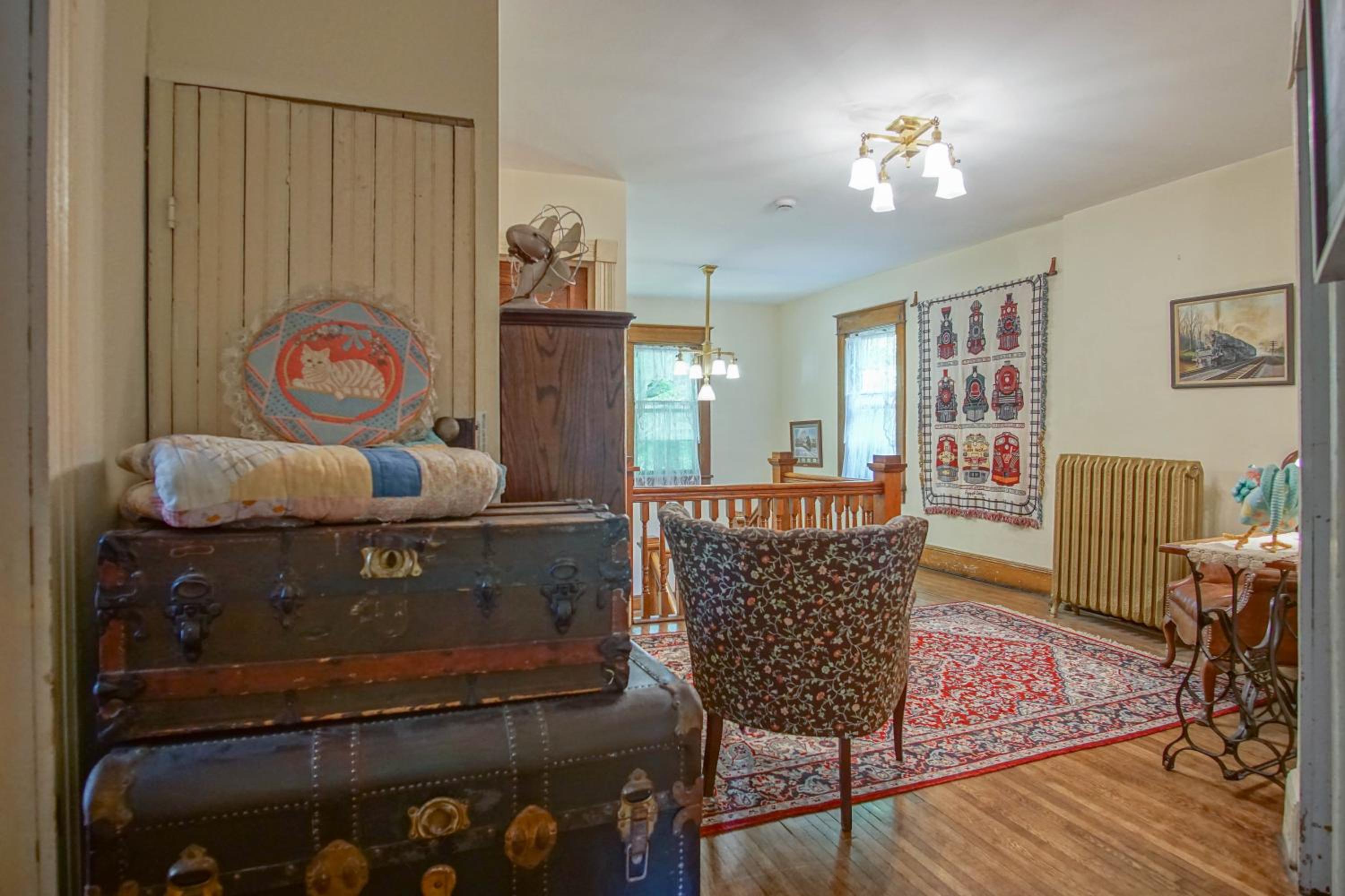 5 Br: Historic Glaab House in Cass, with AC, Amazing Kitchen, Covered Porches, Historical Landmark
