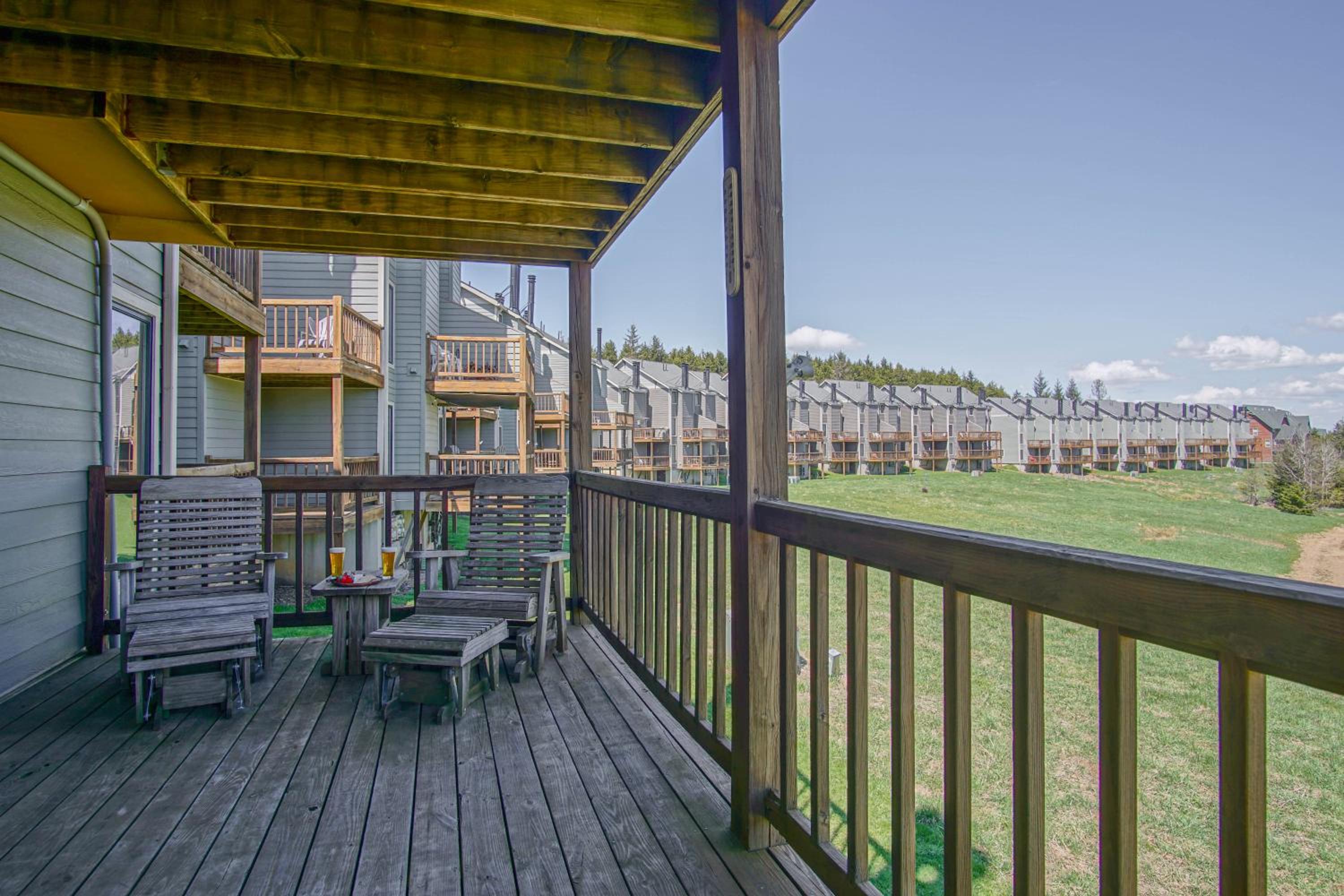 Powderidge 2 -Slope Side, Spacious Deck