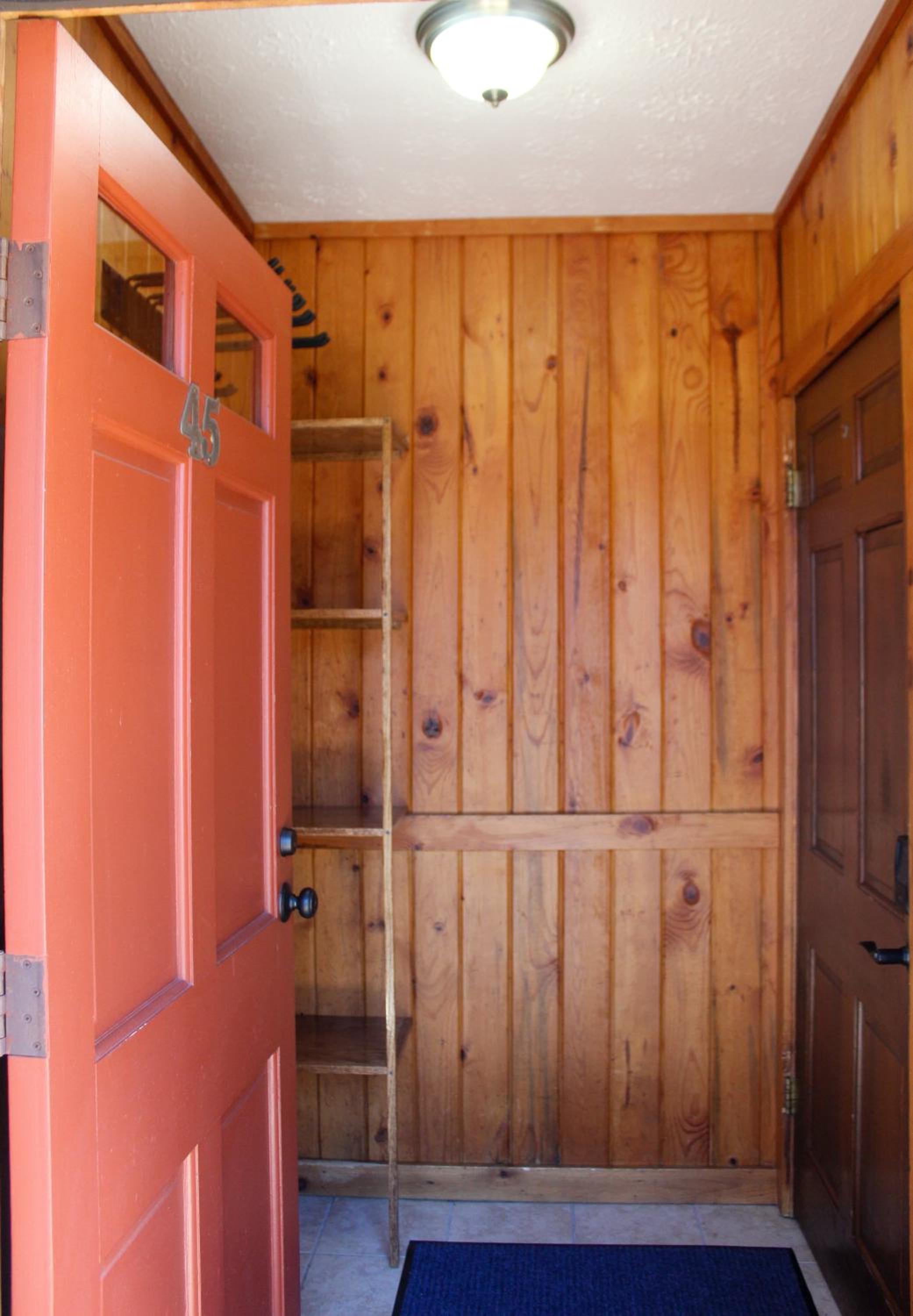 Whistlepunk 45- Modern comfort with Mountain Charm-1 bedroom