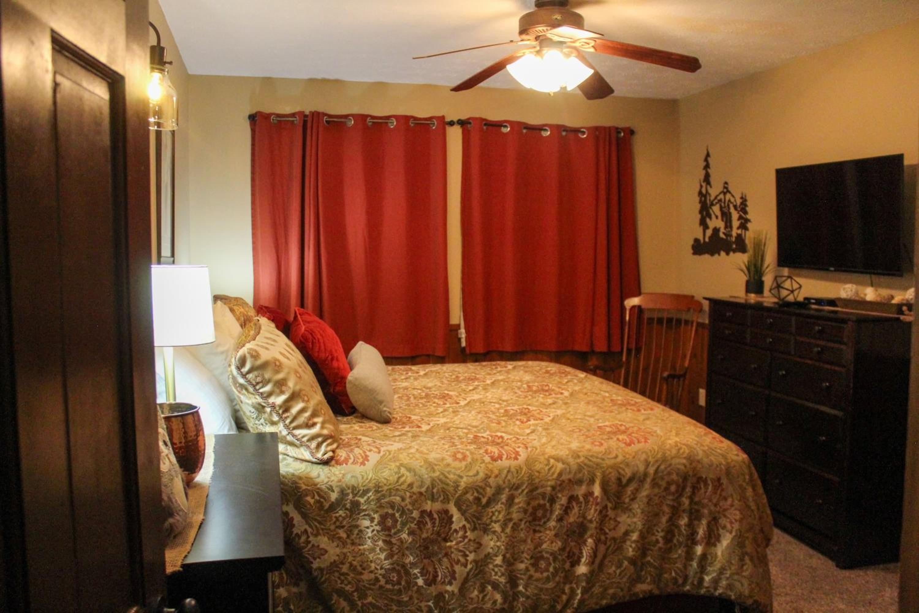 Whistlepunk 45- Modern comfort with Mountain Charm-1 bedroom