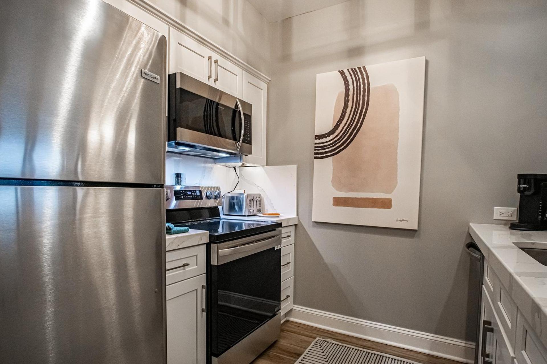 2 Br Seneca Condo 200 Beautiful Vista Views