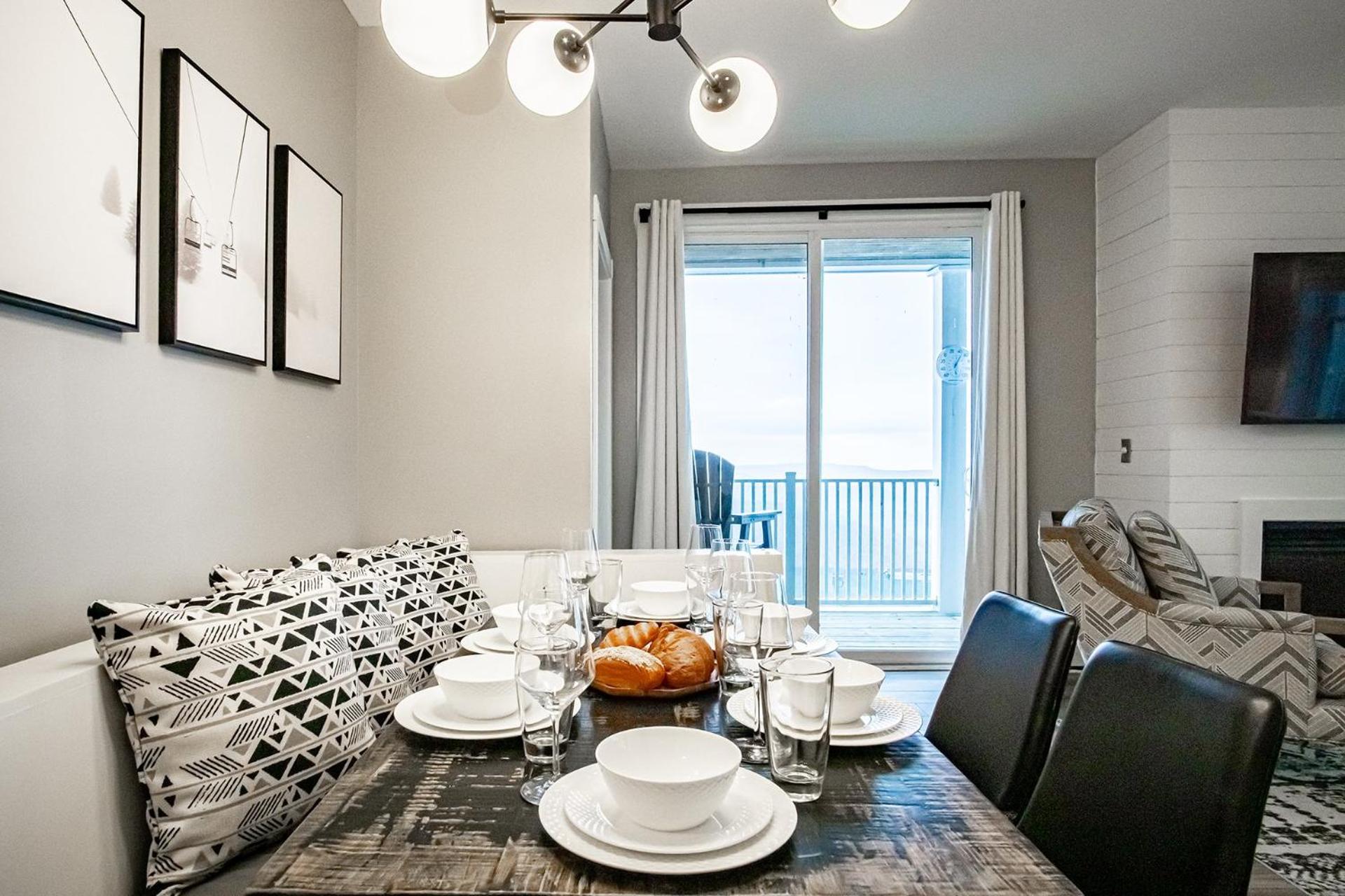 2 Br Seneca Condo 200 Beautiful Vista Views