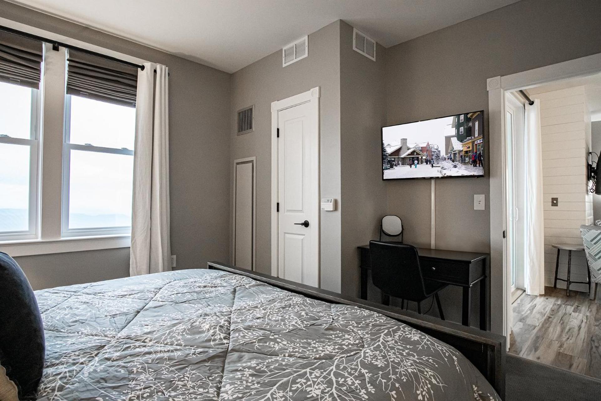 2 Br Seneca Condo 200 Beautiful Vista Views