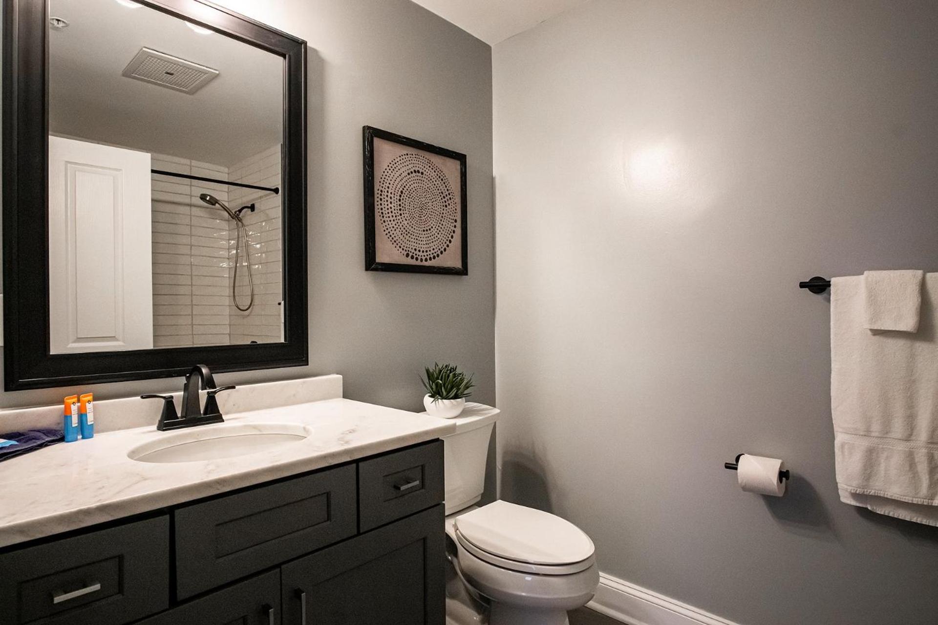 2 Br Seneca Condo 200 Beautiful Vista Views