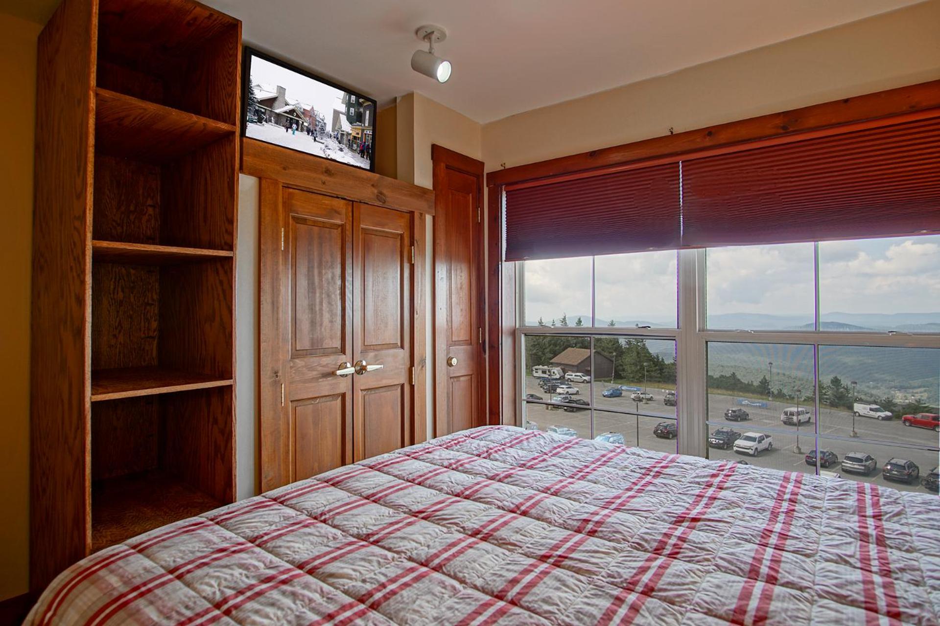 Rimfire 303: 1 Br Sleeps 4 Walking Distance to skiing, shops